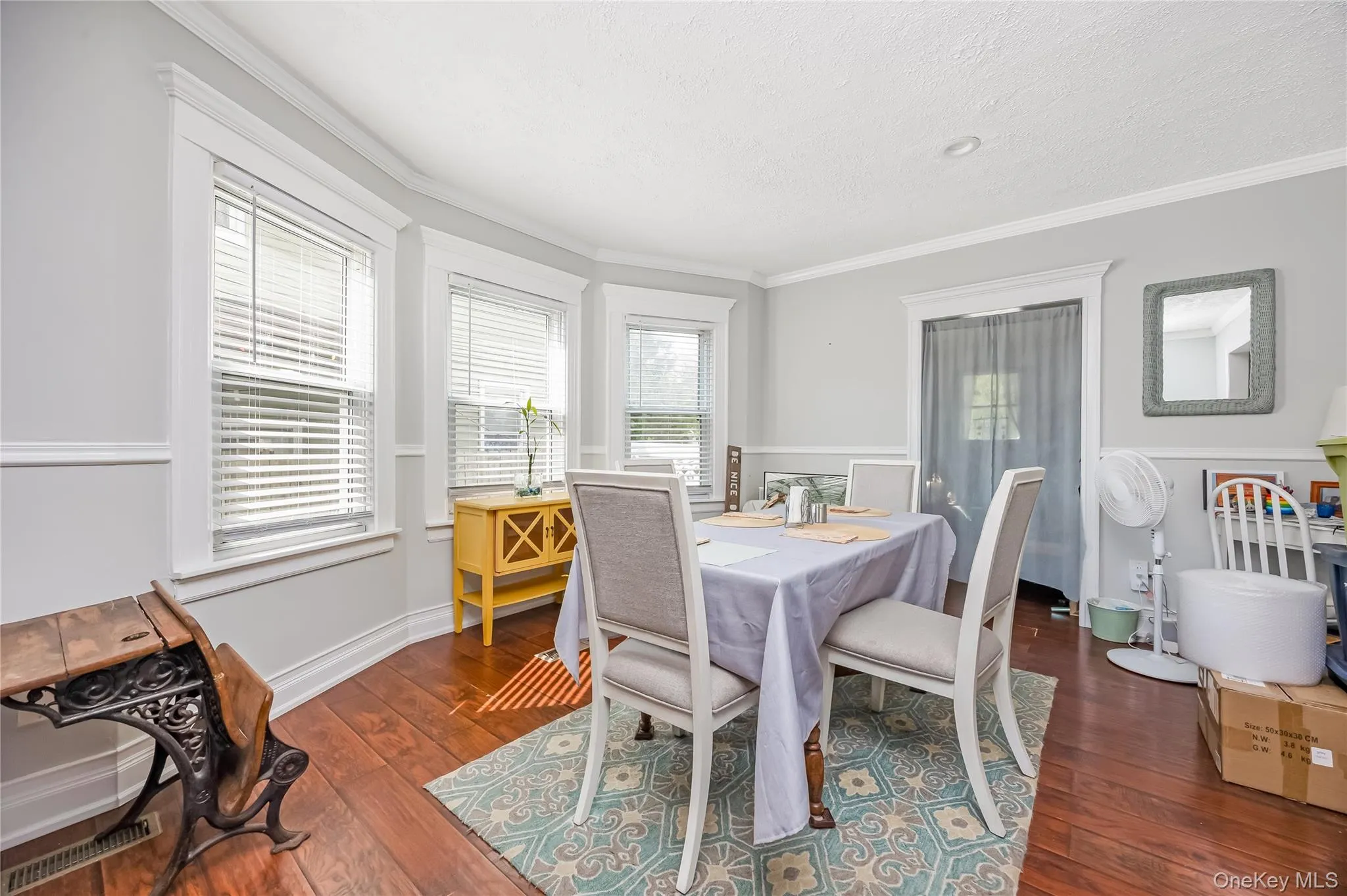 53 Thorne Street, Brookhaven, NY, 4 Bedrooms Bedrooms, 7 Rooms Rooms,1 BathroomBathrooms,Residential,For Rent,Thorne,0,1052163 53 Thorne Street, Brookhaven, NY, 4 Bedrooms Bedrooms, 7 Rooms Rooms,1 BathroomBathrooms,Residential,For Rent,Thorne,0,1052163