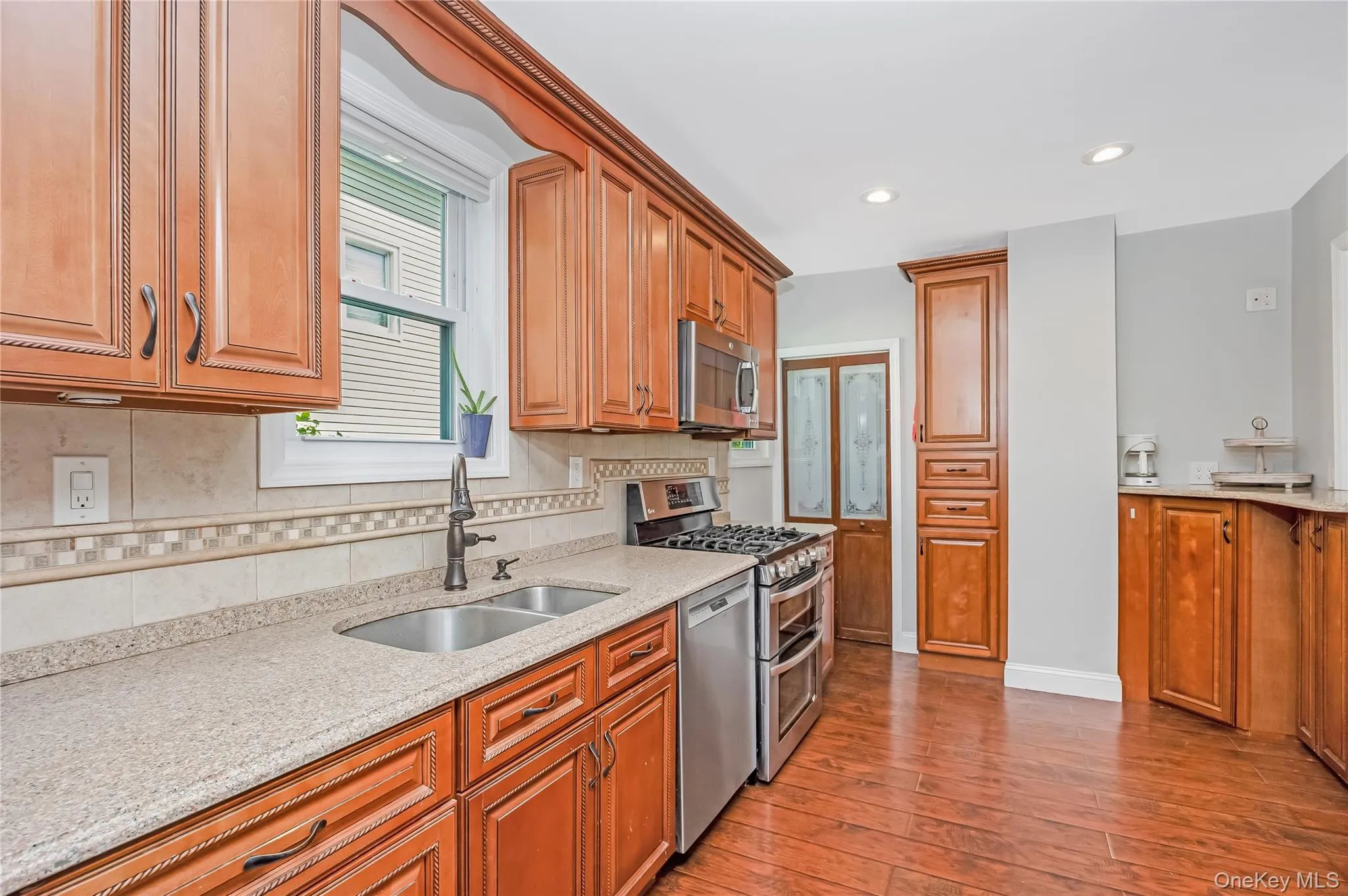 53 Thorne Street, Brookhaven, NY, 4 Bedrooms Bedrooms, 7 Rooms Rooms,1 BathroomBathrooms,Residential,For Rent,Thorne,0,1052163 53 Thorne Street, Brookhaven, NY, 4 Bedrooms Bedrooms, 7 Rooms Rooms,1 BathroomBathrooms,Residential,For Rent,Thorne,0,1052163