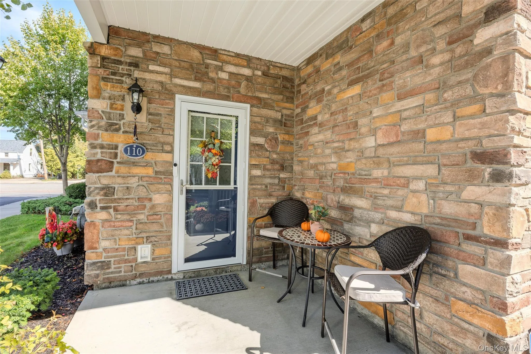 Stone veneer exterior entry Stone veneer exterior entry