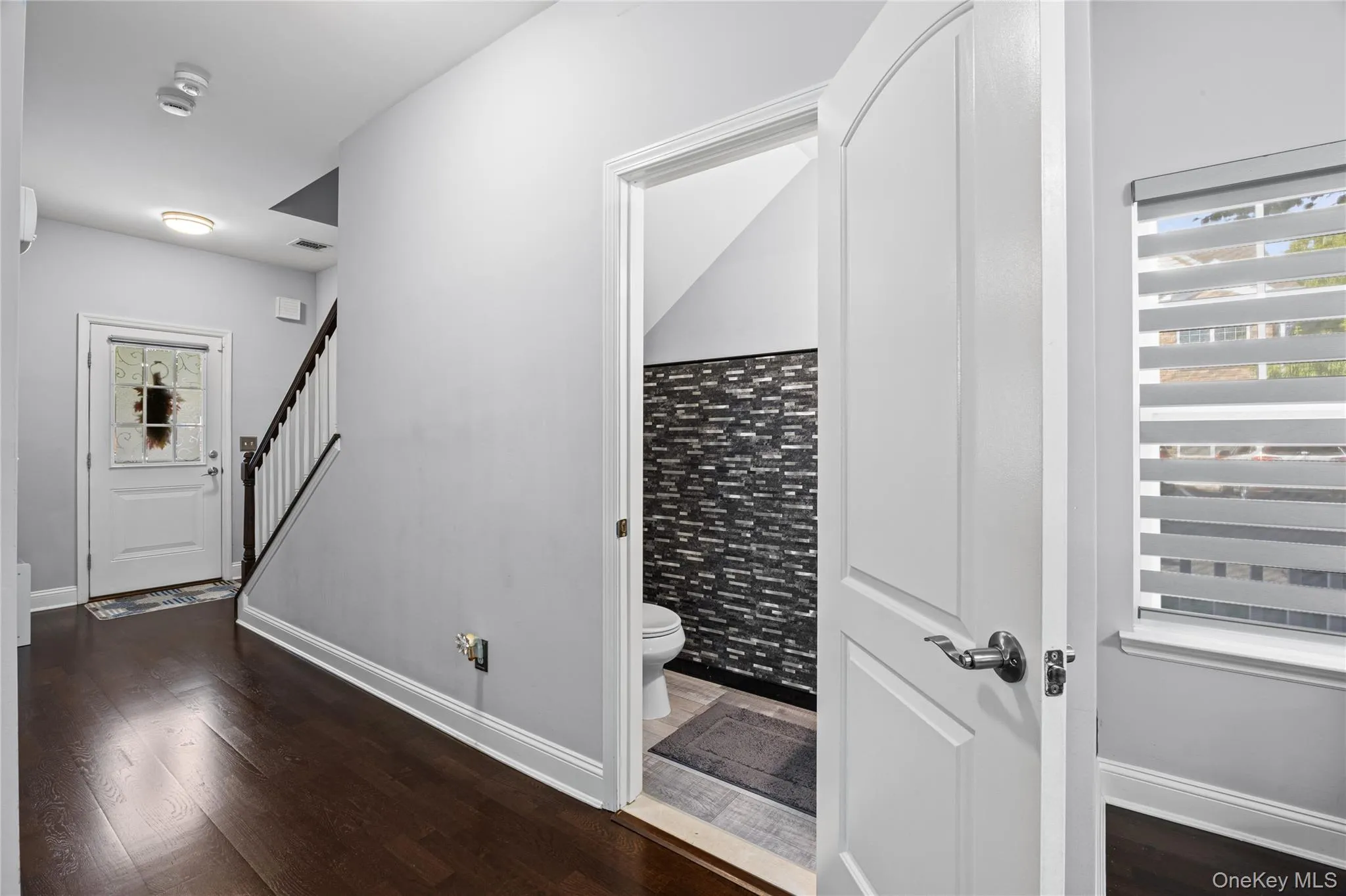 Entry foyer with Powder Room Entry foyer with Powder Room