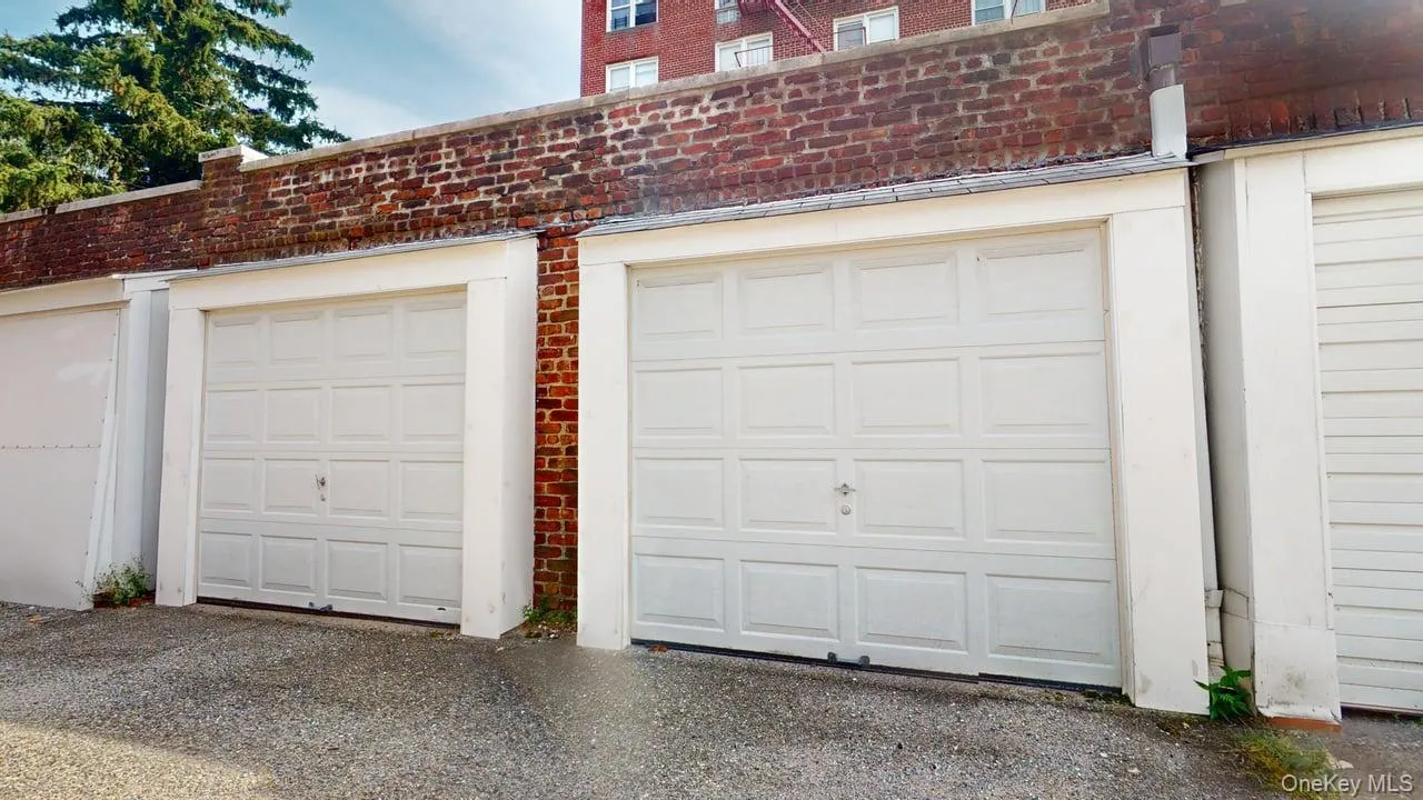 85-40 68th Avenue, New York, NY, 3 Bedrooms Bedrooms, 6 Rooms Rooms,2 BathroomsBathrooms,Residential,For Rent,68th,0,1052195 85-40 68th Avenue, New York, NY, 3 Bedrooms Bedrooms, 6 Rooms Rooms,2 BathroomsBathrooms,Residential,For Rent,68th,0,1052195