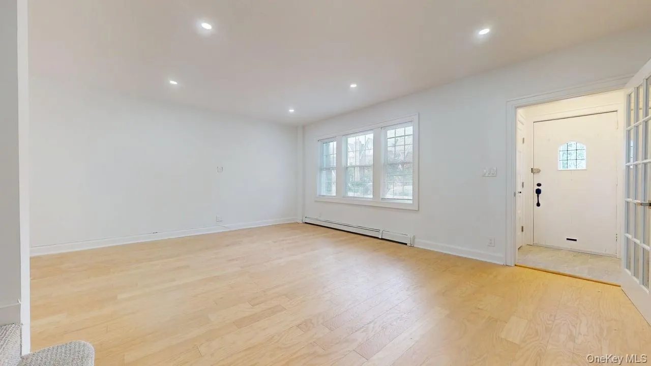 85-40 68th Avenue, New York, NY, 3 Bedrooms Bedrooms, 6 Rooms Rooms,2 BathroomsBathrooms,Residential,For Rent,68th,0,1052195 85-40 68th Avenue, New York, NY, 3 Bedrooms Bedrooms, 6 Rooms Rooms,2 BathroomsBathrooms,Residential,For Rent,68th,0,1052195