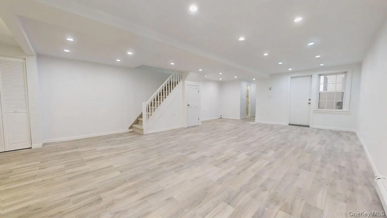 85-40 68th Avenue, New York, NY, 3 Bedrooms Bedrooms, 6 Rooms Rooms,2 BathroomsBathrooms,Residential,For Rent,68th,0,1052195 85-40 68th Avenue, New York, NY, 3 Bedrooms Bedrooms, 6 Rooms Rooms,2 BathroomsBathrooms,Residential,For Rent,68th,0,1052195