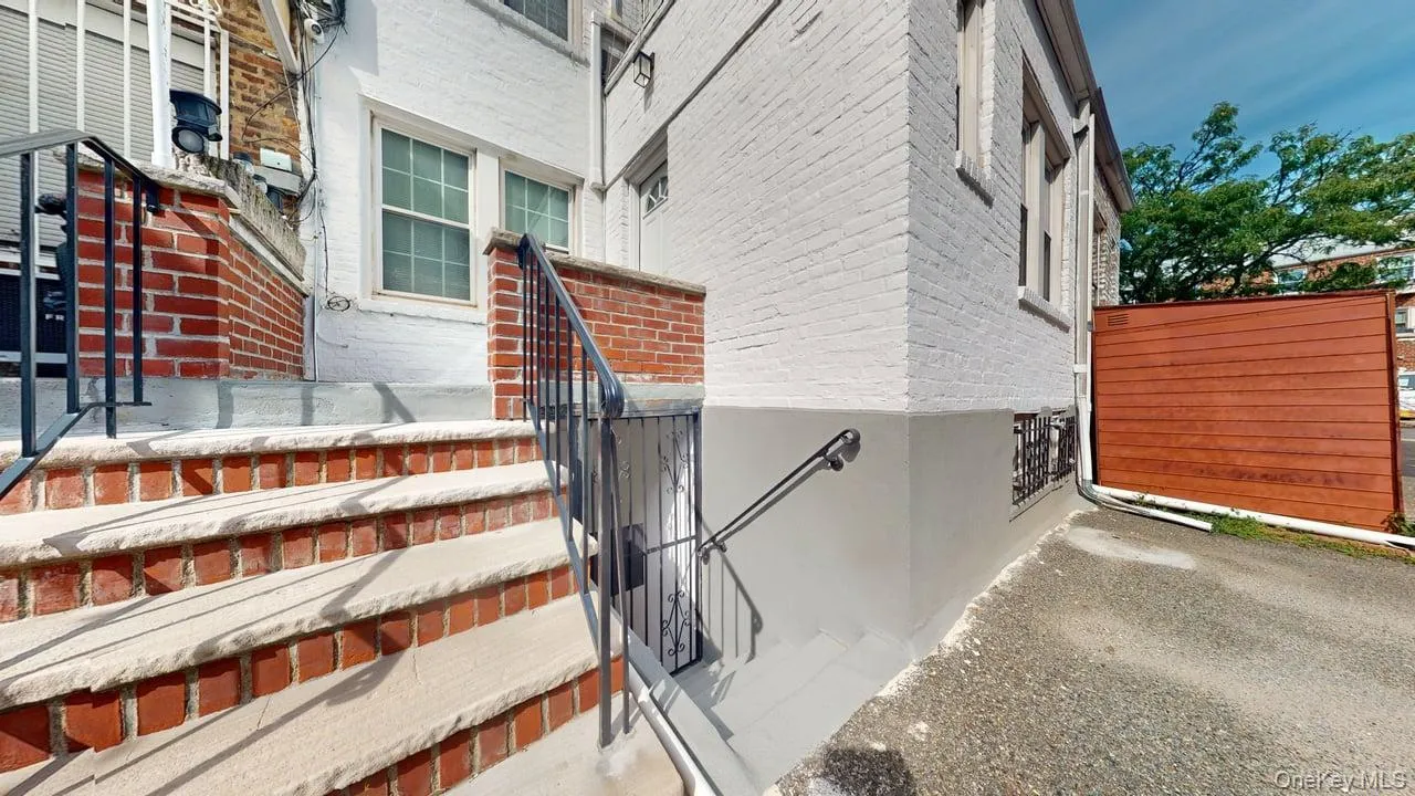 85-40 68th Avenue, New York, NY, 3 Bedrooms Bedrooms, 6 Rooms Rooms,2 BathroomsBathrooms,Residential,For Rent,68th,0,1052195 85-40 68th Avenue, New York, NY, 3 Bedrooms Bedrooms, 6 Rooms Rooms,2 BathroomsBathrooms,Residential,For Rent,68th,0,1052195