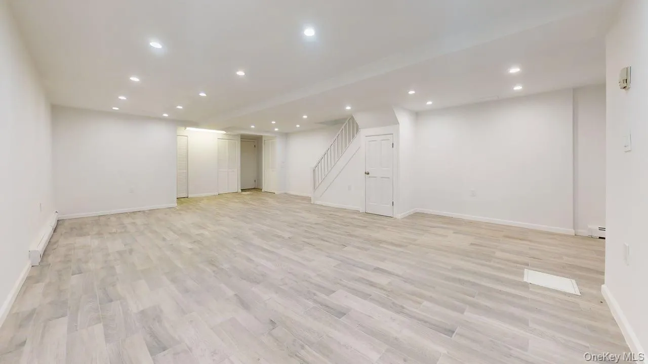 85-40 68th Avenue, New York, NY, 3 Bedrooms Bedrooms, 6 Rooms Rooms,2 BathroomsBathrooms,Residential,For Rent,68th,0,1052195 85-40 68th Avenue, New York, NY, 3 Bedrooms Bedrooms, 6 Rooms Rooms,2 BathroomsBathrooms,Residential,For Rent,68th,0,1052195