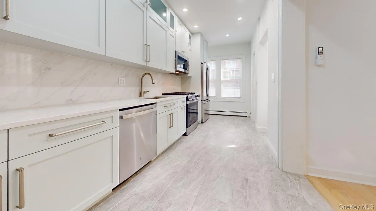 85-40 68th Avenue, New York, NY, 3 Bedrooms Bedrooms, 6 Rooms Rooms,2 BathroomsBathrooms,Residential,For Rent,68th,0,1052195 85-40 68th Avenue, New York, NY, 3 Bedrooms Bedrooms, 6 Rooms Rooms,2 BathroomsBathrooms,Residential,For Rent,68th,0,1052195