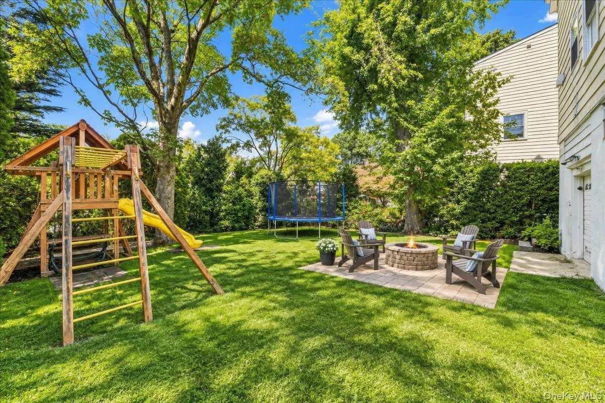 201 Park Drive, Eastchester, NY, 3 Bedrooms Bedrooms, 6 Rooms Rooms,2 BathroomsBathrooms,Residential,For Rent,Park,0,1052207 201 Park Drive, Eastchester, NY, 3 Bedrooms Bedrooms, 6 Rooms Rooms,2 BathroomsBathrooms,Residential,For Rent,Park,0,1052207
