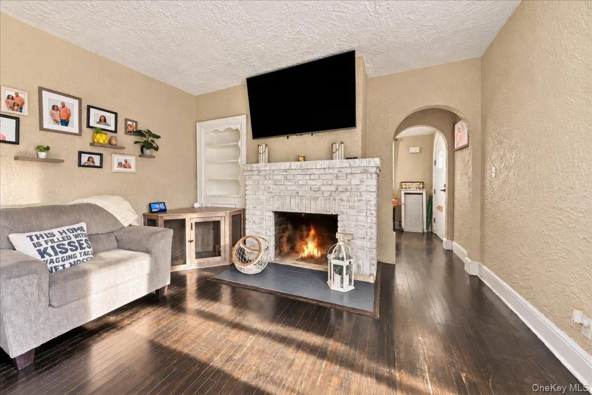 201 Park Drive, Eastchester, NY, 3 Bedrooms Bedrooms, 6 Rooms Rooms,2 BathroomsBathrooms,Residential,For Rent,Park,0,1052207 201 Park Drive, Eastchester, NY, 3 Bedrooms Bedrooms, 6 Rooms Rooms,2 BathroomsBathrooms,Residential,For Rent,Park,0,1052207