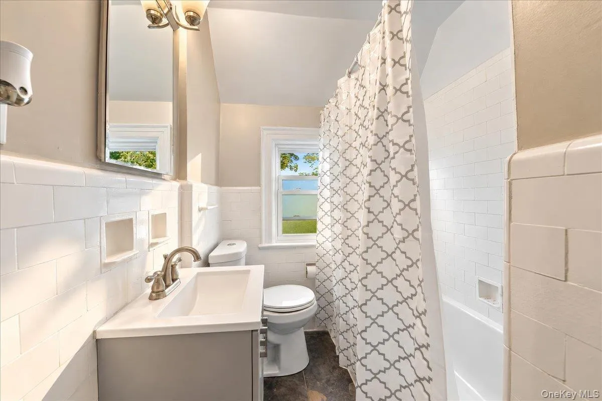 201 Park Drive, Eastchester, NY, 3 Bedrooms Bedrooms, 6 Rooms Rooms,2 BathroomsBathrooms,Residential,For Rent,Park,0,1052207 201 Park Drive, Eastchester, NY, 3 Bedrooms Bedrooms, 6 Rooms Rooms,2 BathroomsBathrooms,Residential,For Rent,Park,0,1052207