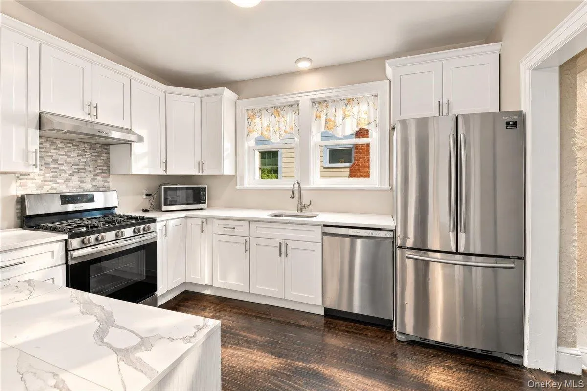 201 Park Drive, Eastchester, NY, 3 Bedrooms Bedrooms, 6 Rooms Rooms,2 BathroomsBathrooms,Residential,For Rent,Park,0,1052207 201 Park Drive, Eastchester, NY, 3 Bedrooms Bedrooms, 6 Rooms Rooms,2 BathroomsBathrooms,Residential,For Rent,Park,0,1052207
