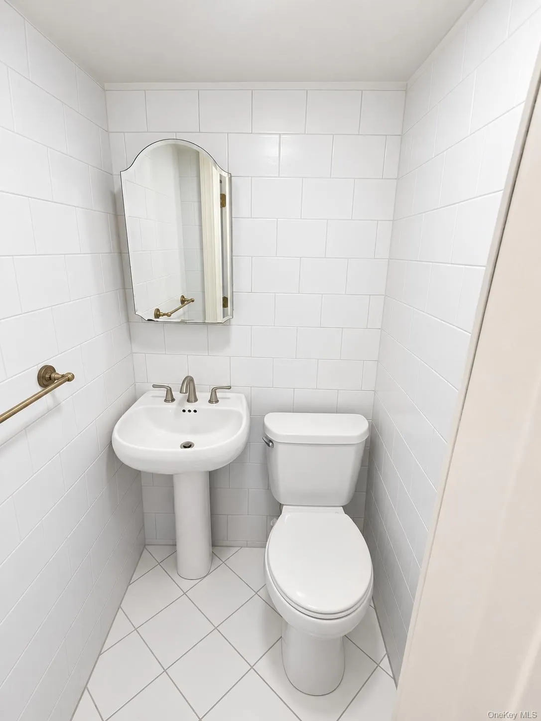9122 Sutter Avenue, New York, NY, 4 Bedrooms Bedrooms, 6 Rooms Rooms,1 BathroomBathrooms,Residential,For Rent,Sutter,0,1052211 9122 Sutter Avenue, New York, NY, 4 Bedrooms Bedrooms, 6 Rooms Rooms,1 BathroomBathrooms,Residential,For Rent,Sutter,0,1052211