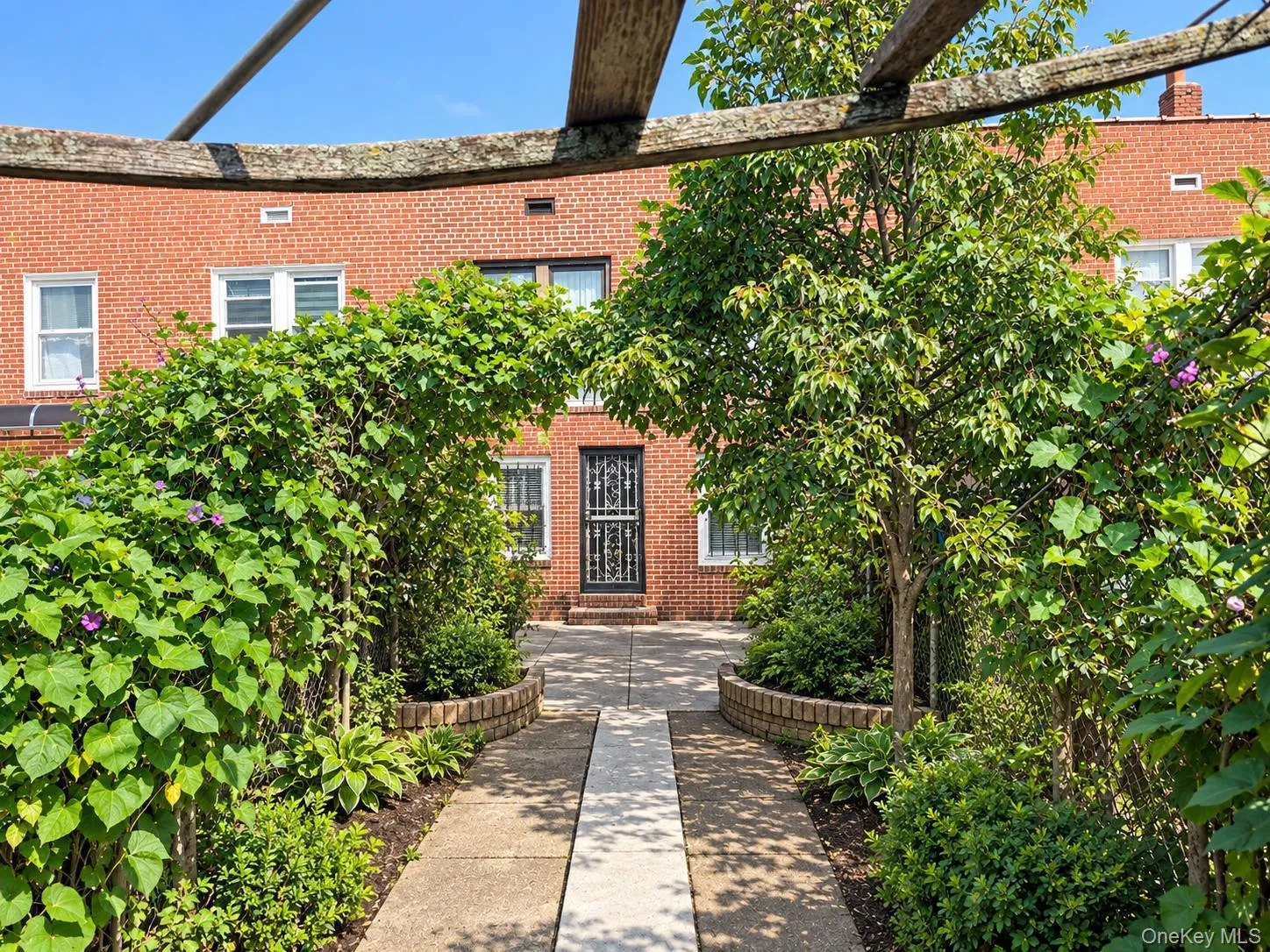 9122 Sutter Avenue, New York, NY, 4 Bedrooms Bedrooms, 6 Rooms Rooms,1 BathroomBathrooms,Residential,For Rent,Sutter,0,1052211 9122 Sutter Avenue, New York, NY, 4 Bedrooms Bedrooms, 6 Rooms Rooms,1 BathroomBathrooms,Residential,For Rent,Sutter,0,1052211