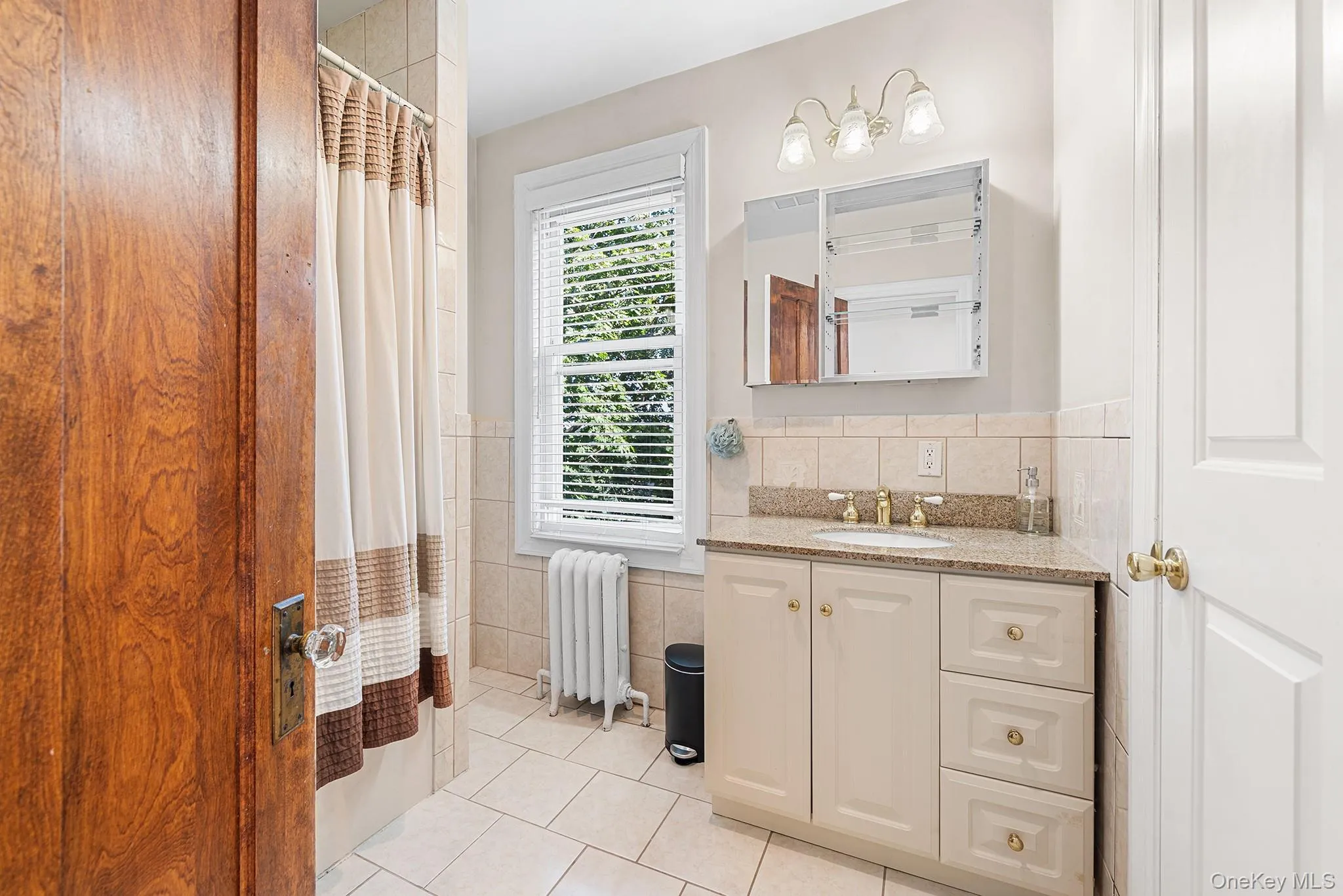 72 Dalton Road, Yonkers, NY, 3 Bedrooms Bedrooms, 8 Rooms Rooms,2 BathroomsBathrooms,Residential,For Rent,Dalton,0,1052215 72 Dalton Road, Yonkers, NY, 3 Bedrooms Bedrooms, 8 Rooms Rooms,2 BathroomsBathrooms,Residential,For Rent,Dalton,0,1052215