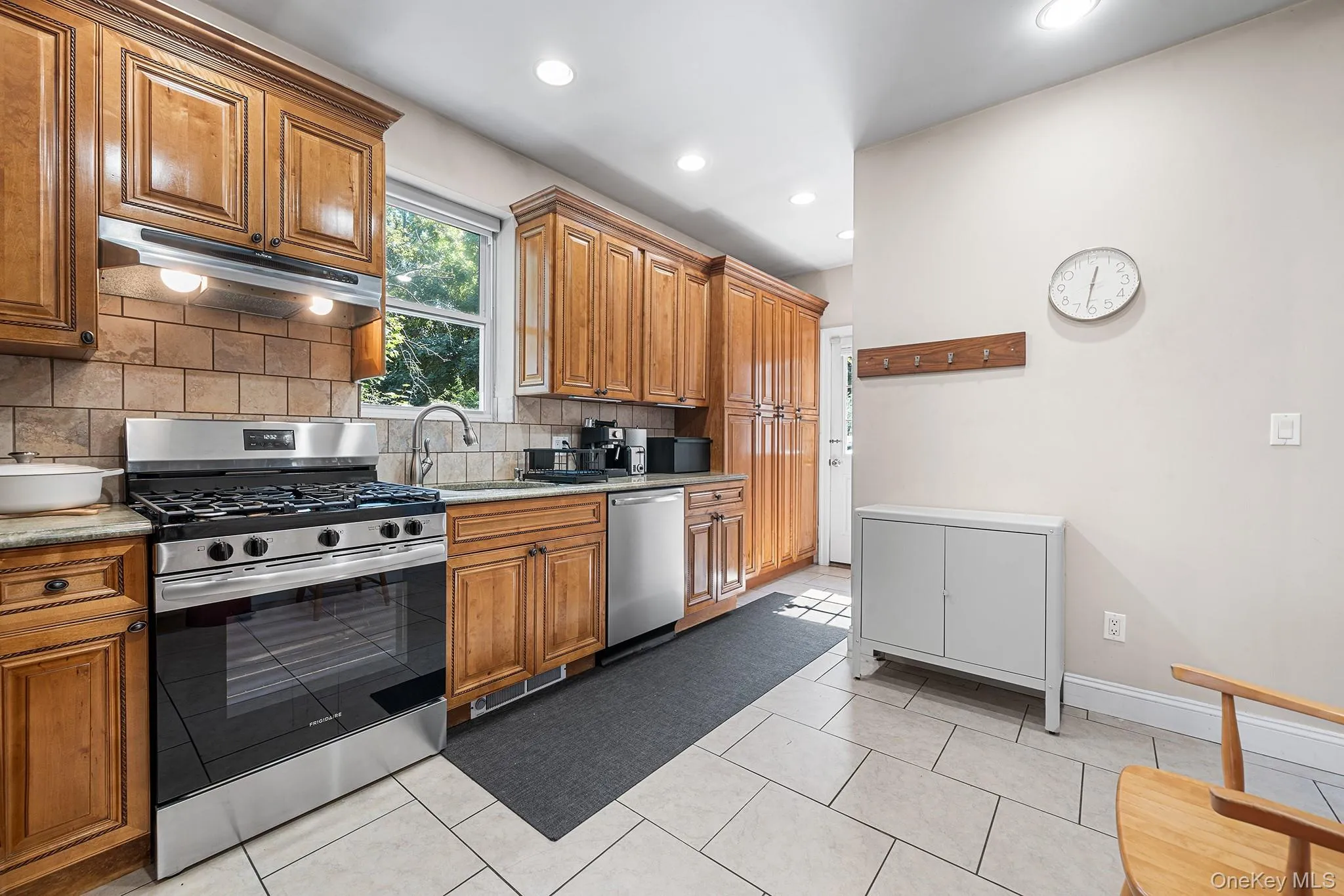 72 Dalton Road, Yonkers, NY, 3 Bedrooms Bedrooms, 8 Rooms Rooms,2 BathroomsBathrooms,Residential,For Rent,Dalton,0,1052215 72 Dalton Road, Yonkers, NY, 3 Bedrooms Bedrooms, 8 Rooms Rooms,2 BathroomsBathrooms,Residential,For Rent,Dalton,0,1052215