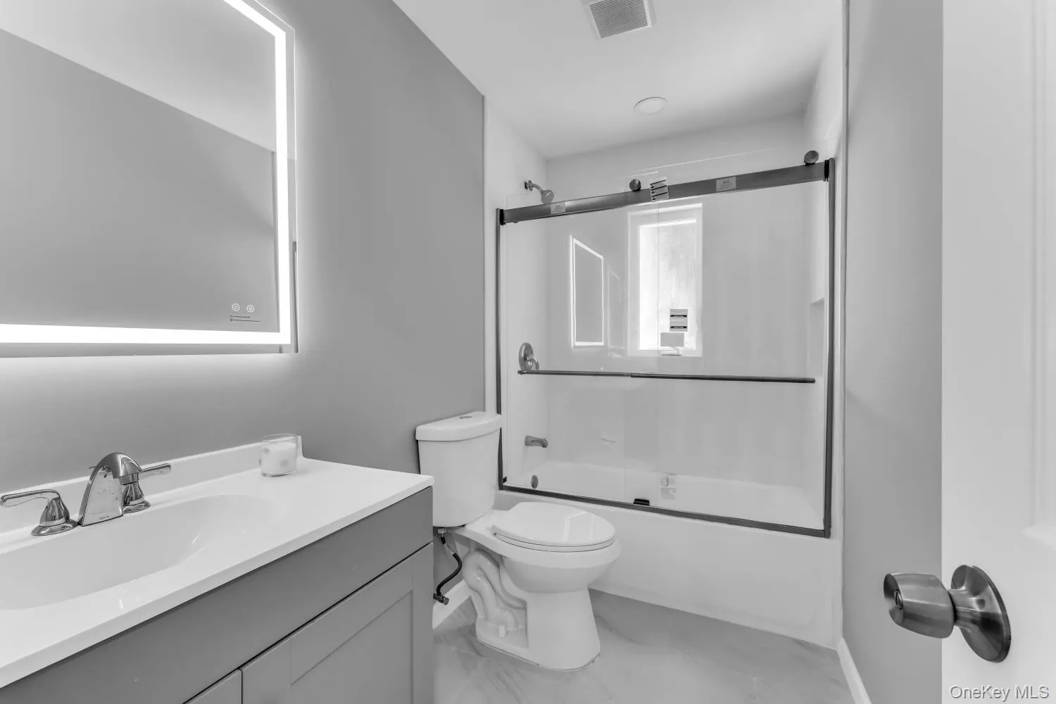 26 Shelley Place, Huntington, NY, 4 Bedrooms Bedrooms, 6 Rooms Rooms,2 BathroomsBathrooms,Residential,For Rent,Shelley,0,1052216 26 Shelley Place, Huntington, NY, 4 Bedrooms Bedrooms, 6 Rooms Rooms,2 BathroomsBathrooms,Residential,For Rent,Shelley,0,1052216