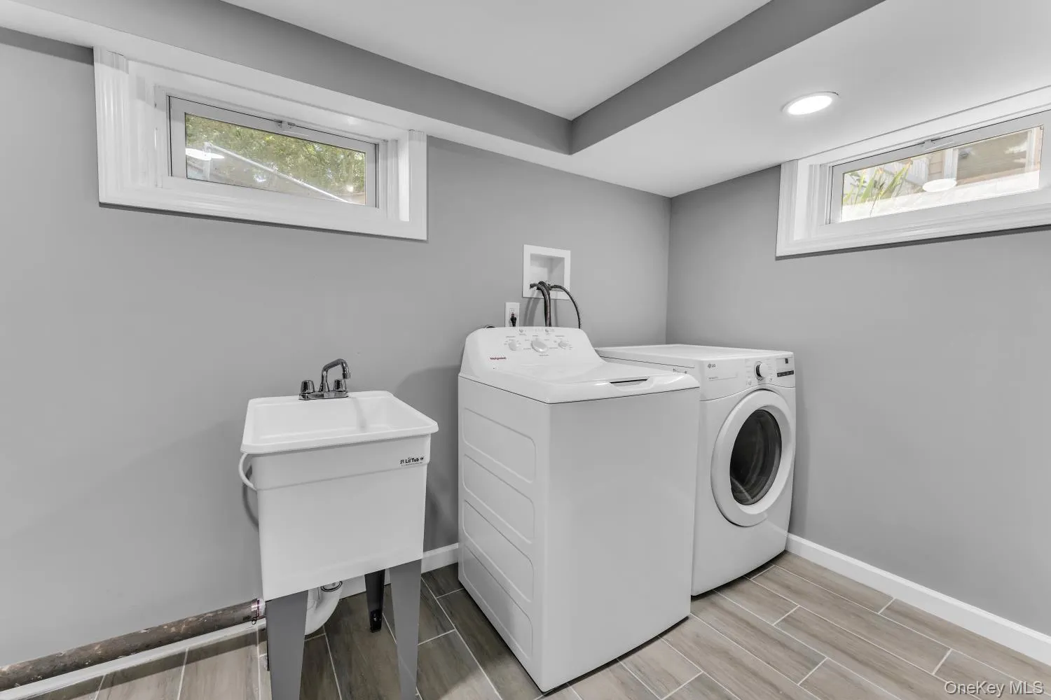 26 Shelley Place, Huntington, NY, 4 Bedrooms Bedrooms, 6 Rooms Rooms,2 BathroomsBathrooms,Residential,For Rent,Shelley,0,1052216 26 Shelley Place, Huntington, NY, 4 Bedrooms Bedrooms, 6 Rooms Rooms,2 BathroomsBathrooms,Residential,For Rent,Shelley,0,1052216