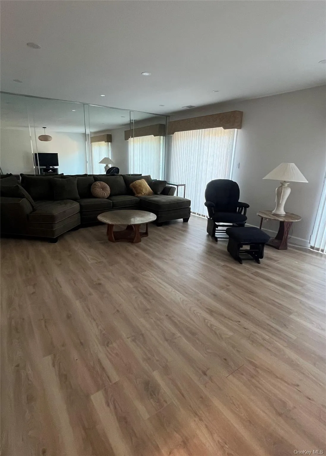 21 Sandy Hill Road, Smithtown, NY, 2 Bedrooms Bedrooms, 5 Rooms Rooms,2 BathroomsBathrooms,Residential Lease,For Rent,Sandy Hill,0,1052226 21 Sandy Hill Road, Smithtown, NY, 2 Bedrooms Bedrooms, 5 Rooms Rooms,2 BathroomsBathrooms,Residential Lease,For Rent,Sandy Hill,0,1052226