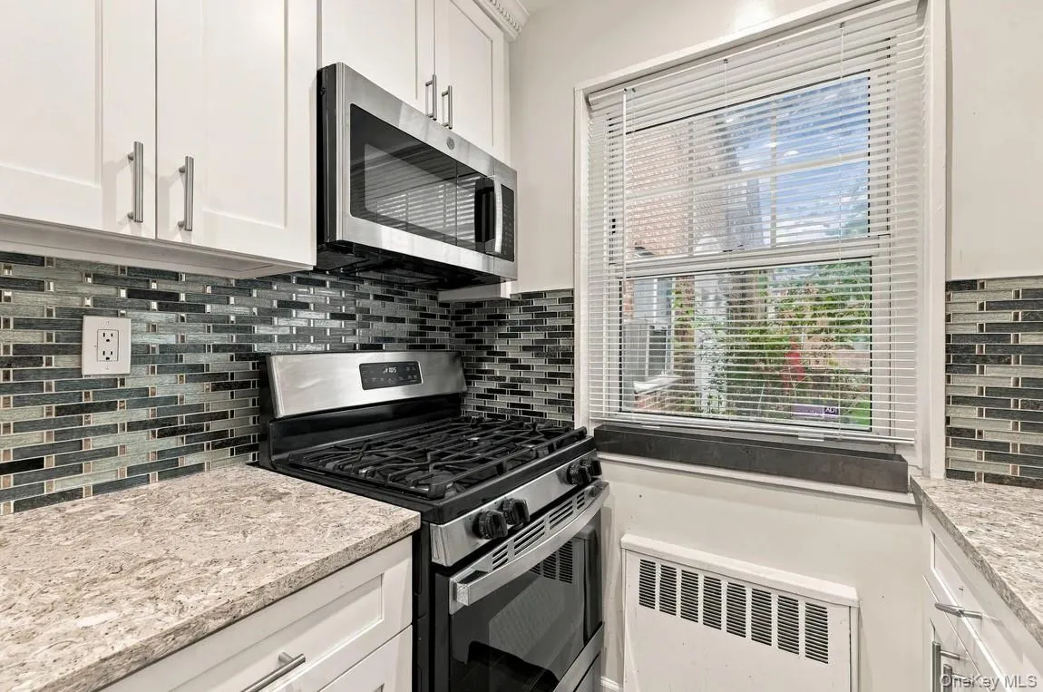 249-33 60th Avenue, New York, NY, 1 Bedroom Bedrooms, 3 Rooms Rooms,1 BathroomBathrooms,Residential,For Rent,60th,0,1052227 249-33 60th Avenue, New York, NY, 1 Bedroom Bedrooms, 3 Rooms Rooms,1 BathroomBathrooms,Residential,For Rent,60th,0,1052227