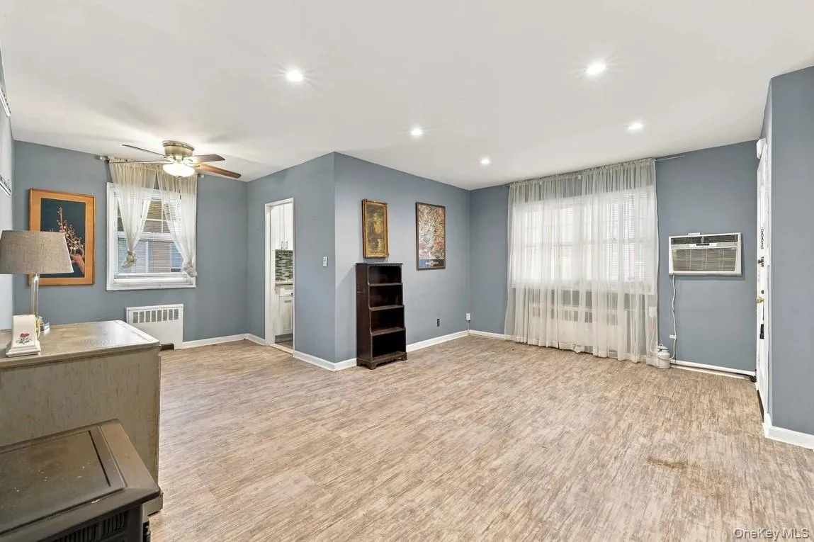 249-33 60th Avenue, New York, NY, 1 Bedroom Bedrooms, 3 Rooms Rooms,1 BathroomBathrooms,Residential,For Rent,60th,0,1052227 249-33 60th Avenue, New York, NY, 1 Bedroom Bedrooms, 3 Rooms Rooms,1 BathroomBathrooms,Residential,For Rent,60th,0,1052227