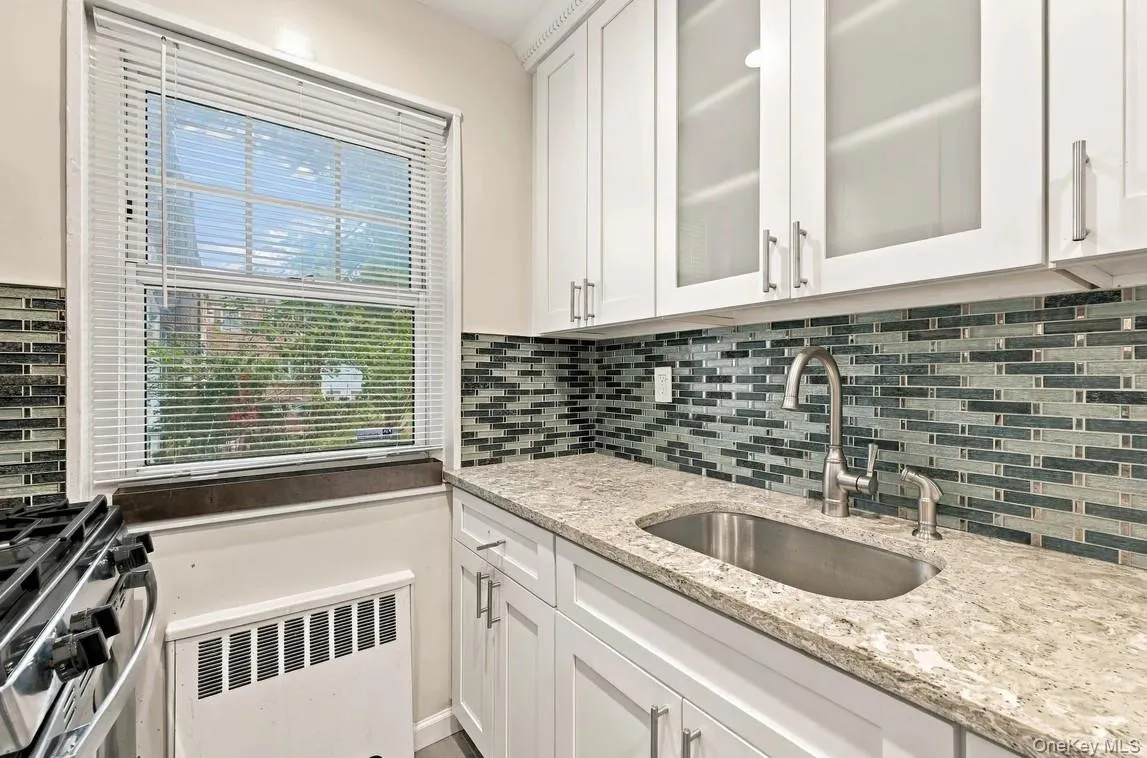 249-33 60th Avenue, New York, NY, 1 Bedroom Bedrooms, 3 Rooms Rooms,1 BathroomBathrooms,Residential,For Rent,60th,0,1052227 249-33 60th Avenue, New York, NY, 1 Bedroom Bedrooms, 3 Rooms Rooms,1 BathroomBathrooms,Residential,For Rent,60th,0,1052227