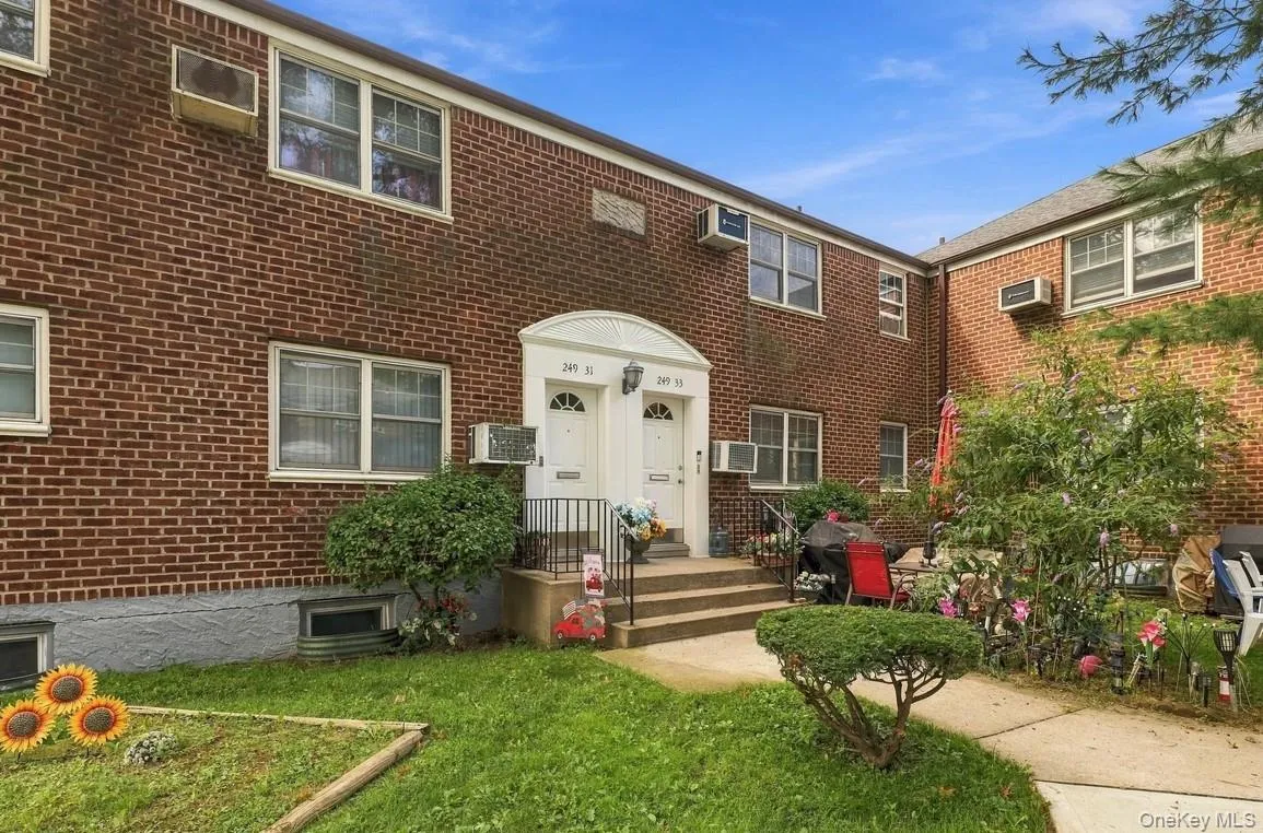 249-33 60th Avenue, New York, NY, 1 Bedroom Bedrooms, 3 Rooms Rooms,1 BathroomBathrooms,Residential,For Rent,60th,0,1052227 249-33 60th Avenue, New York, NY, 1 Bedroom Bedrooms, 3 Rooms Rooms,1 BathroomBathrooms,Residential,For Rent,60th,0,1052227