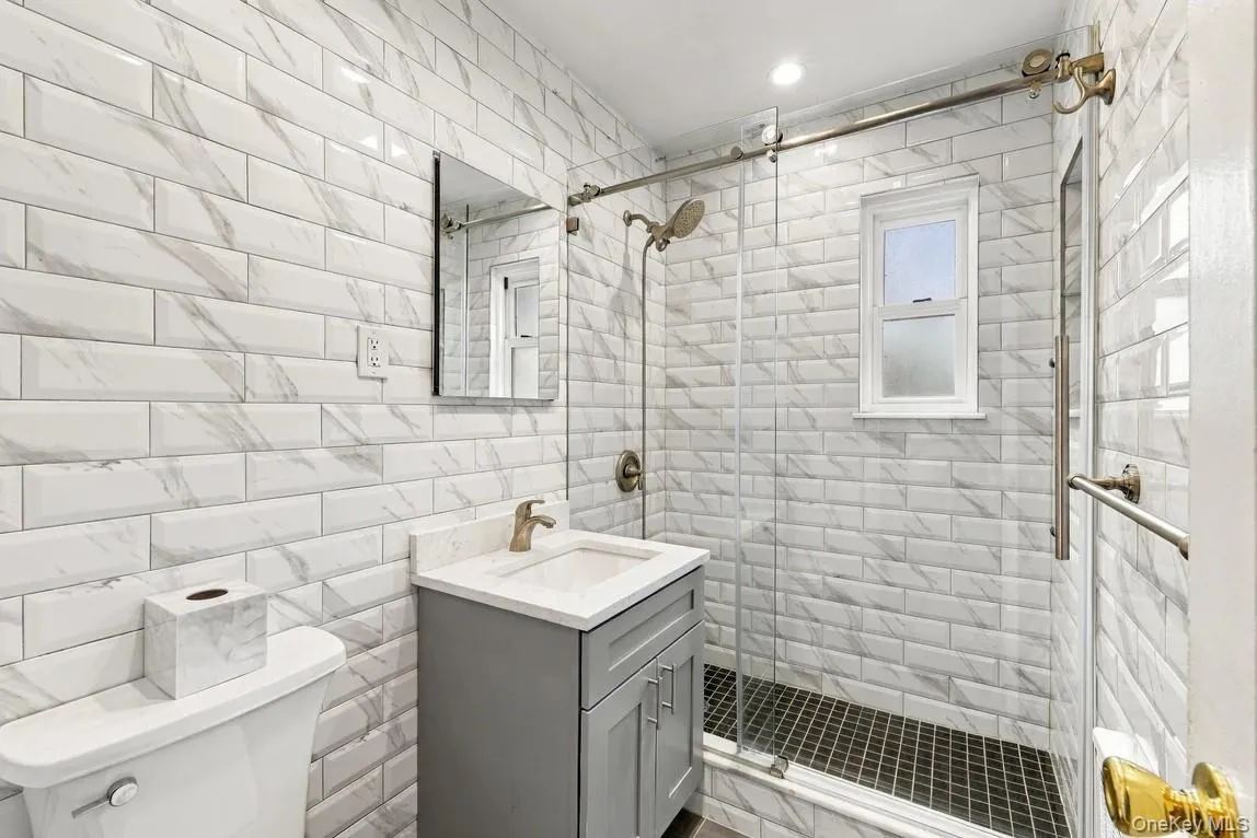 249-33 60th Avenue, New York, NY, 1 Bedroom Bedrooms, 3 Rooms Rooms,1 BathroomBathrooms,Residential,For Rent,60th,0,1052227 249-33 60th Avenue, New York, NY, 1 Bedroom Bedrooms, 3 Rooms Rooms,1 BathroomBathrooms,Residential,For Rent,60th,0,1052227