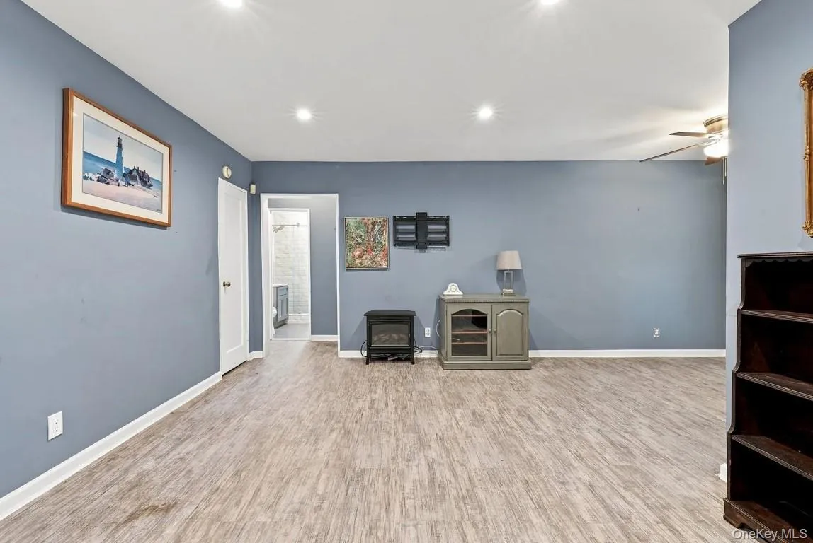249-33 60th Avenue, New York, NY, 1 Bedroom Bedrooms, 3 Rooms Rooms,1 BathroomBathrooms,Residential,For Rent,60th,0,1052227 249-33 60th Avenue, New York, NY, 1 Bedroom Bedrooms, 3 Rooms Rooms,1 BathroomBathrooms,Residential,For Rent,60th,0,1052227