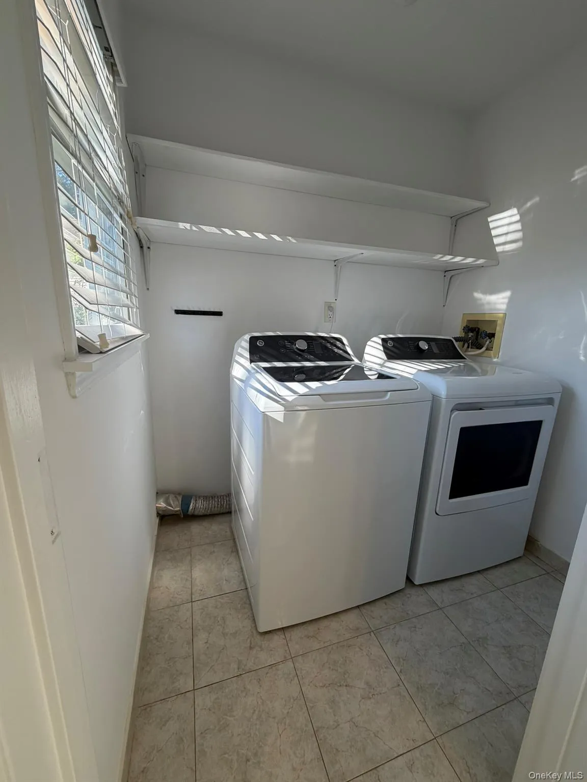 239 Cleveland Avenue, Hempstead, NY, 3 Bedrooms Bedrooms, 7 Rooms Rooms,2 BathroomsBathrooms,Residential Lease,For Rent,Cleveland,0,1052234 239 Cleveland Avenue, Hempstead, NY, 3 Bedrooms Bedrooms, 7 Rooms Rooms,2 BathroomsBathrooms,Residential Lease,For Rent,Cleveland,0,1052234