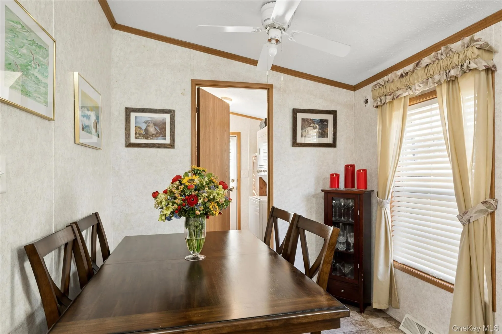 53 Crassen Boulevard, East Hampton, NY, 3 Bedrooms Bedrooms, 6 Rooms Rooms,2 BathroomsBathrooms,Residential,For Rent,Crassen,0,1052242 53 Crassen Boulevard, East Hampton, NY, 3 Bedrooms Bedrooms, 6 Rooms Rooms,2 BathroomsBathrooms,Residential,For Rent,Crassen,0,1052242
