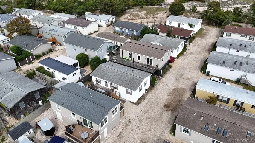 53 Crassen Boulevard Unit #32 Harbor Rd., East Hampton, New York 11930