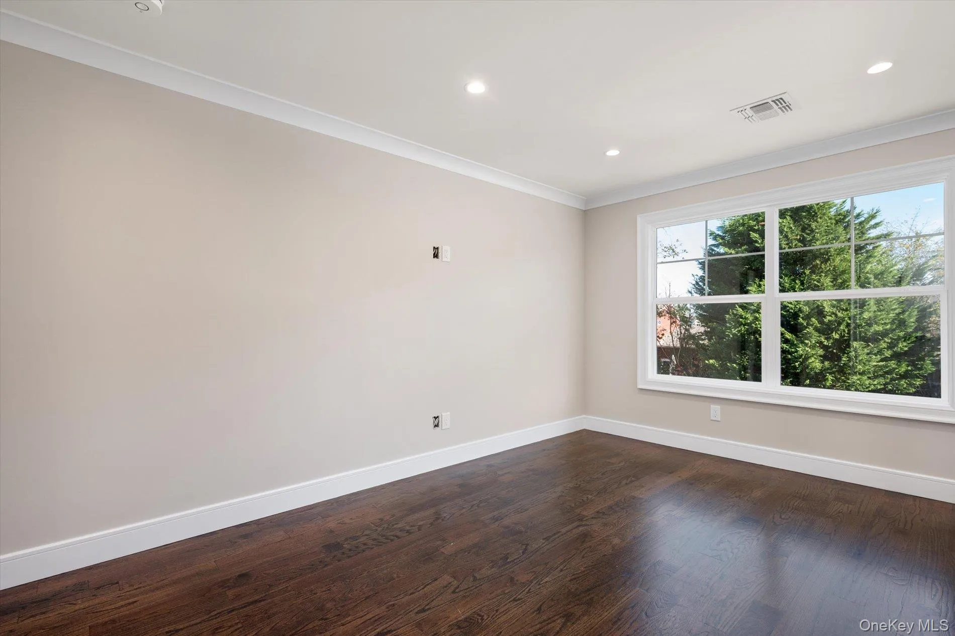 183 Park Lane, Oyster Bay, NY, 5 Bedrooms Bedrooms, 10 Rooms Rooms,3 BathroomsBathrooms,Residential,For Rent,Park,0,1052243 183 Park Lane, Oyster Bay, NY, 5 Bedrooms Bedrooms, 10 Rooms Rooms,3 BathroomsBathrooms,Residential,For Rent,Park,0,1052243