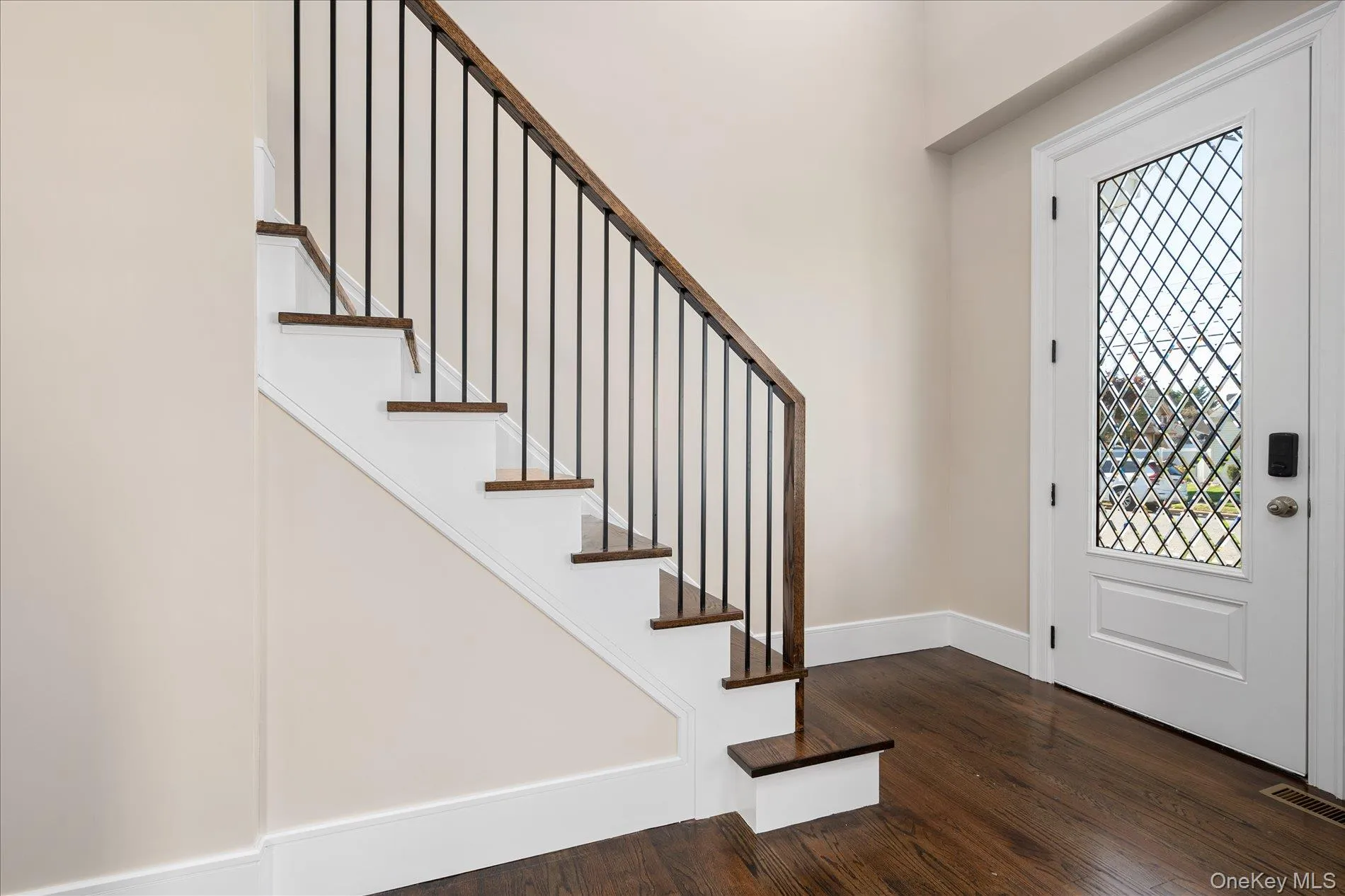 183 Park Lane, Oyster Bay, NY, 5 Bedrooms Bedrooms, 10 Rooms Rooms,3 BathroomsBathrooms,Residential,For Rent,Park,0,1052243 183 Park Lane, Oyster Bay, NY, 5 Bedrooms Bedrooms, 10 Rooms Rooms,3 BathroomsBathrooms,Residential,For Rent,Park,0,1052243