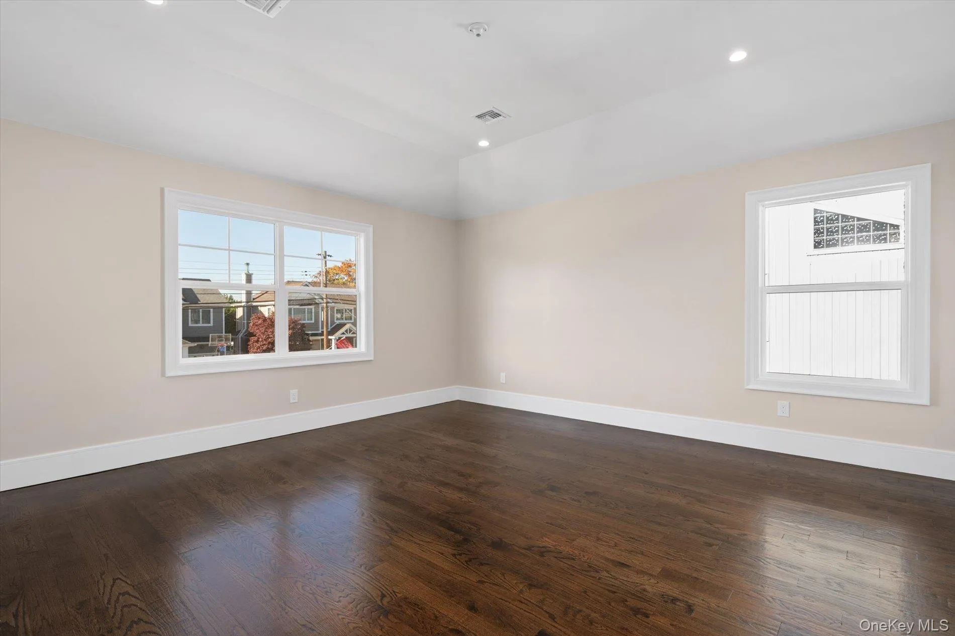 183 Park Lane, Oyster Bay, NY, 5 Bedrooms Bedrooms, 10 Rooms Rooms,3 BathroomsBathrooms,Residential,For Rent,Park,0,1052243 183 Park Lane, Oyster Bay, NY, 5 Bedrooms Bedrooms, 10 Rooms Rooms,3 BathroomsBathrooms,Residential,For Rent,Park,0,1052243
