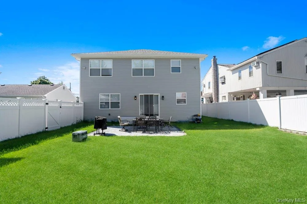 183 Park Lane, Oyster Bay, NY, 5 Bedrooms Bedrooms, 10 Rooms Rooms,3 BathroomsBathrooms,Residential,For Rent,Park,0,1052243 183 Park Lane, Oyster Bay, NY, 5 Bedrooms Bedrooms, 10 Rooms Rooms,3 BathroomsBathrooms,Residential,For Rent,Park,0,1052243