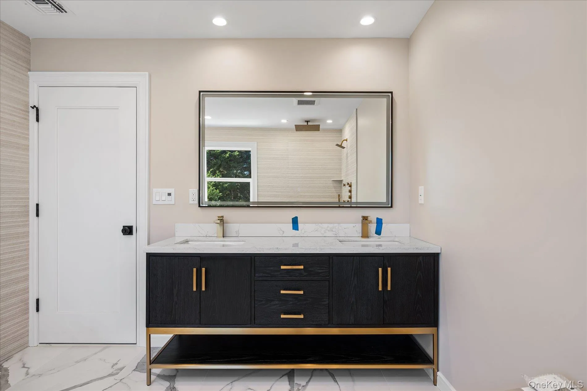 183 Park Lane, Oyster Bay, NY, 5 Bedrooms Bedrooms, 10 Rooms Rooms,3 BathroomsBathrooms,Residential,For Rent,Park,0,1052243 183 Park Lane, Oyster Bay, NY, 5 Bedrooms Bedrooms, 10 Rooms Rooms,3 BathroomsBathrooms,Residential,For Rent,Park,0,1052243