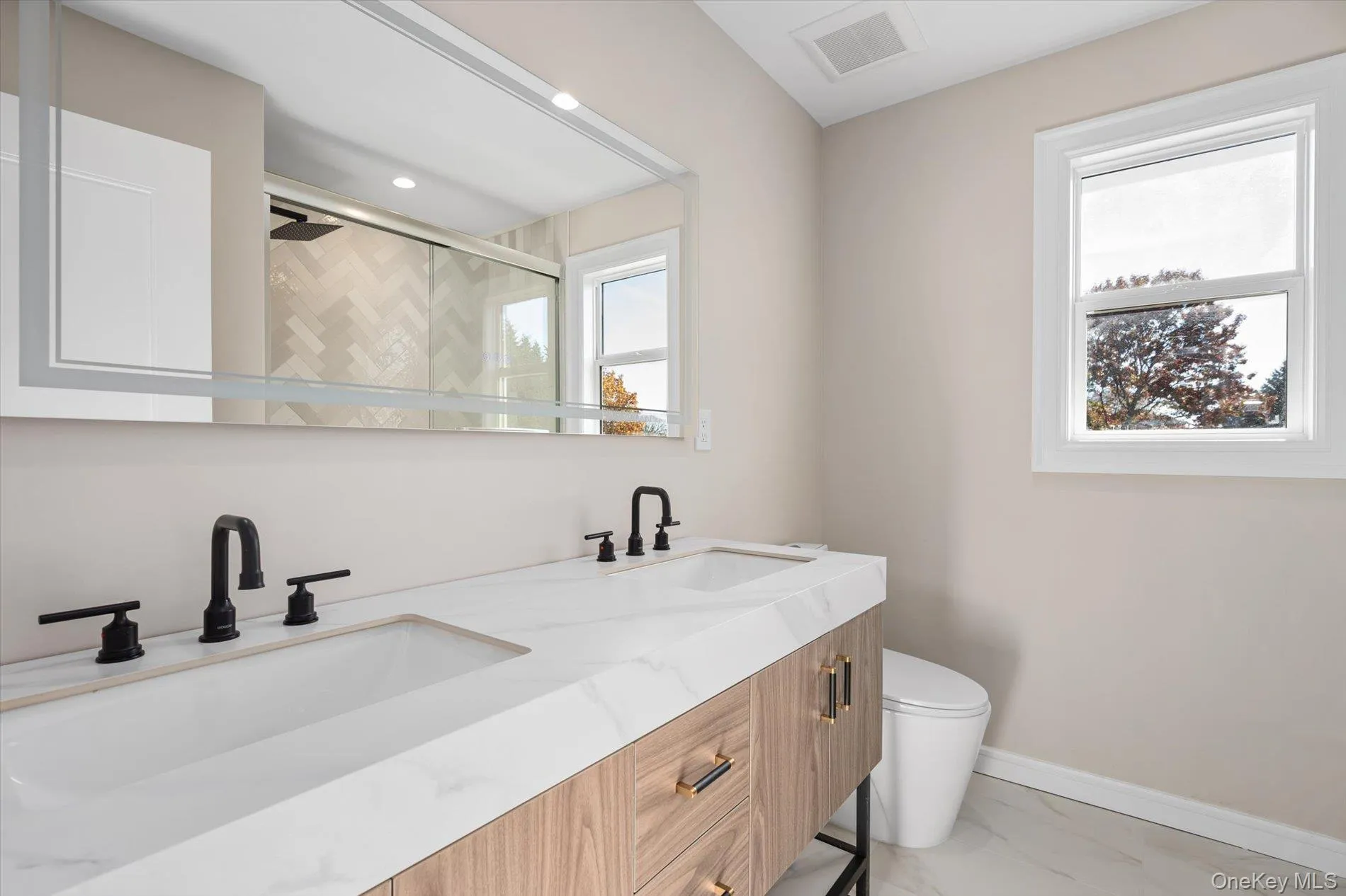 183 Park Lane, Oyster Bay, NY, 5 Bedrooms Bedrooms, 10 Rooms Rooms,3 BathroomsBathrooms,Residential,For Rent,Park,0,1052243 183 Park Lane, Oyster Bay, NY, 5 Bedrooms Bedrooms, 10 Rooms Rooms,3 BathroomsBathrooms,Residential,For Rent,Park,0,1052243