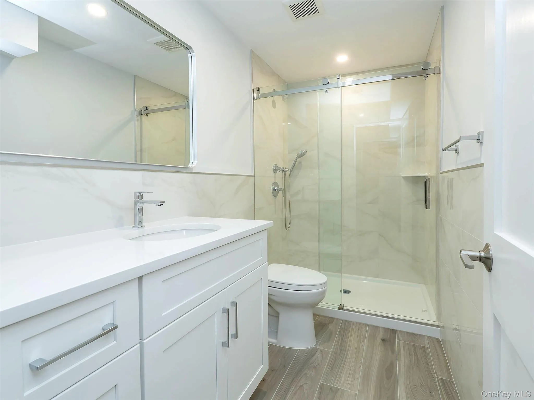 59 Edgewood Road, North Hempstead, NY, 3 Bedrooms Bedrooms, 6 Rooms Rooms,3 BathroomsBathrooms,Residential Lease,For Rent,Edgewood,0,1052256 59 Edgewood Road, North Hempstead, NY, 3 Bedrooms Bedrooms, 6 Rooms Rooms,3 BathroomsBathrooms,Residential Lease,For Rent,Edgewood,0,1052256