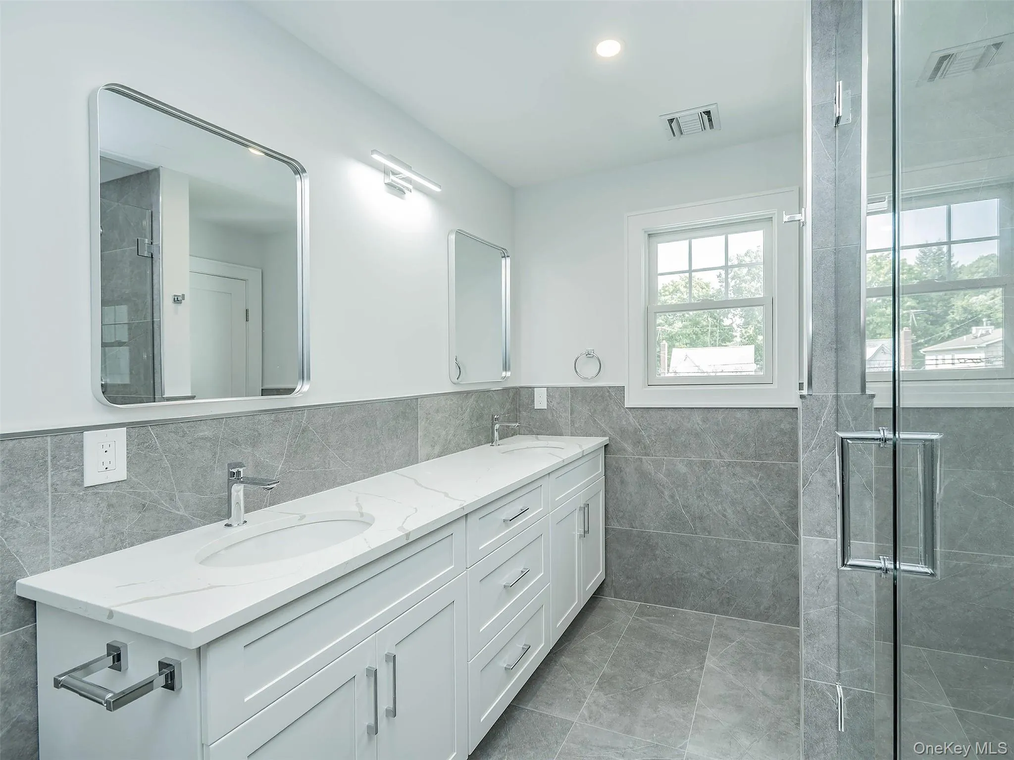 59 Edgewood Road, North Hempstead, NY, 3 Bedrooms Bedrooms, 6 Rooms Rooms,3 BathroomsBathrooms,Residential Lease,For Rent,Edgewood,0,1052256 59 Edgewood Road, North Hempstead, NY, 3 Bedrooms Bedrooms, 6 Rooms Rooms,3 BathroomsBathrooms,Residential Lease,For Rent,Edgewood,0,1052256
