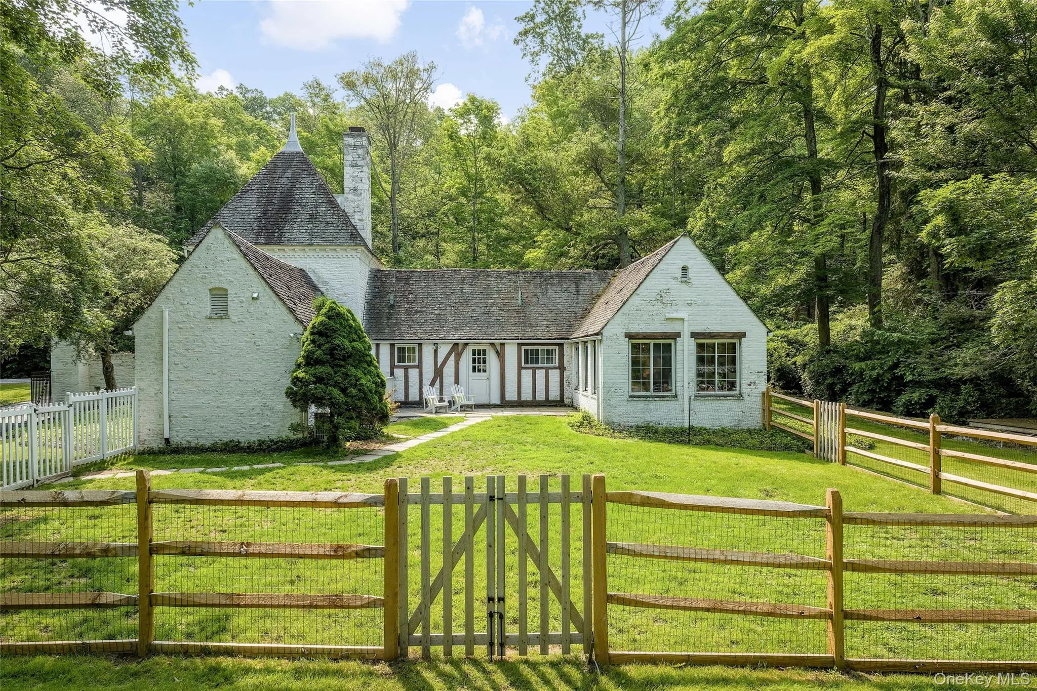 2125 Quaker Ridge Road, Cortlandt, NY, 6 Bedrooms Bedrooms, 16 Rooms Rooms,4 BathroomsBathrooms,Residential,For Rent,Quaker Ridge,0,1052259 2125 Quaker Ridge Road, Cortlandt, NY, 6 Bedrooms Bedrooms, 16 Rooms Rooms,4 BathroomsBathrooms,Residential,For Rent,Quaker Ridge,0,1052259