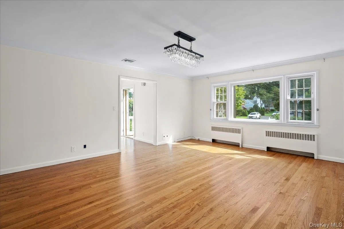 32 Dogwood Drive, Eastchester, NY, 5 Bedrooms Bedrooms, 12 Rooms Rooms,3 BathroomsBathrooms,Residential,For Rent,Dogwood,0,1052267 32 Dogwood Drive, Eastchester, NY, 5 Bedrooms Bedrooms, 12 Rooms Rooms,3 BathroomsBathrooms,Residential,For Rent,Dogwood,0,1052267