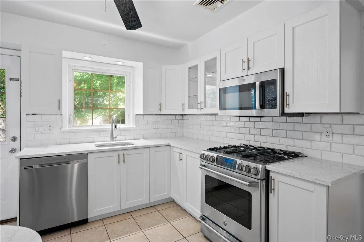 Great Counter Space and Separate Large Pantry Great Counter Space and Separate Large Pantry