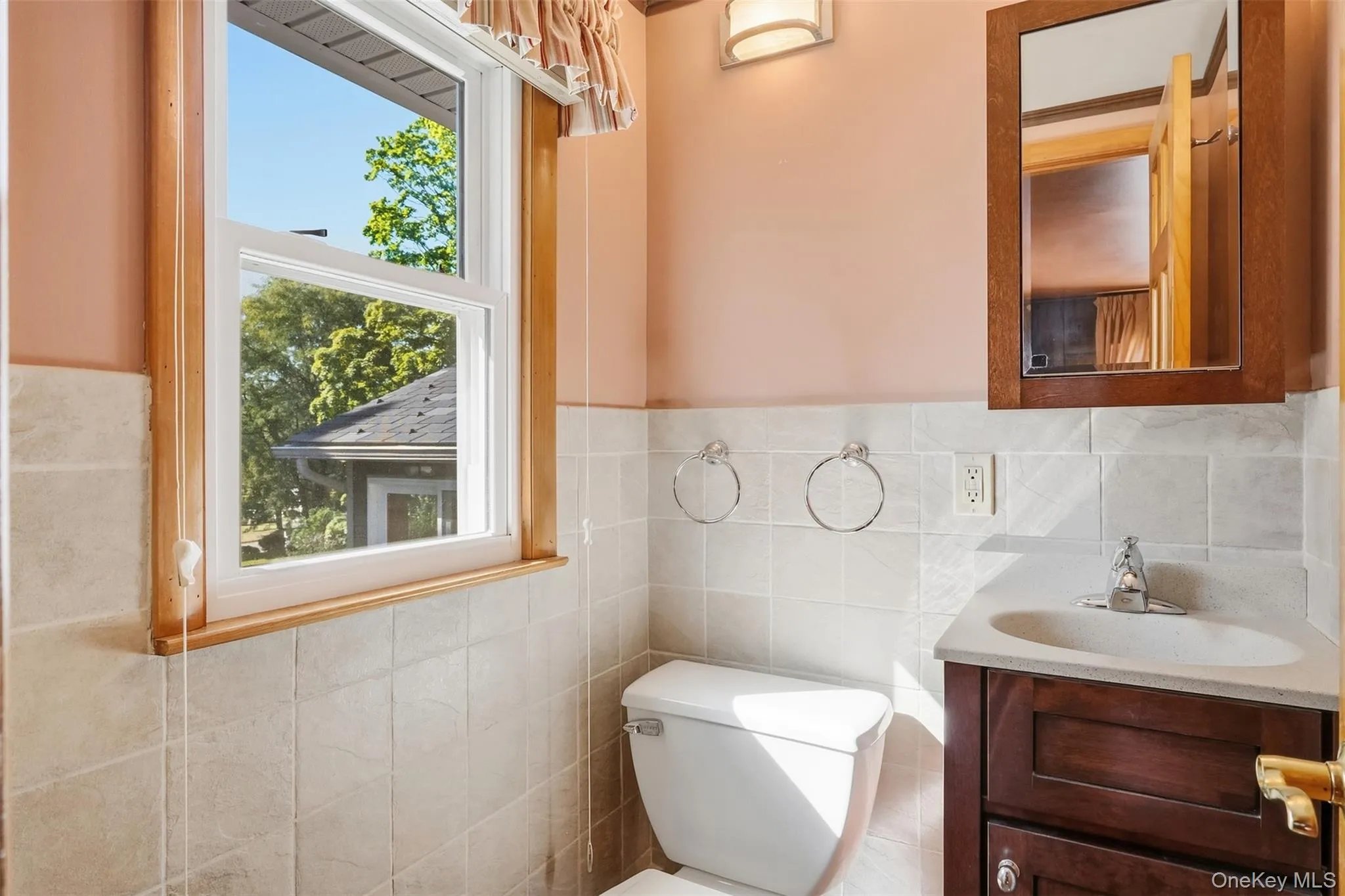 14 Valewood Drive, New Windsor, NY, 3 Bedrooms Bedrooms, 7 Rooms Rooms,1 BathroomBathrooms,Residential,For Rent,Valewood,0,1052277 14 Valewood Drive, New Windsor, NY, 3 Bedrooms Bedrooms, 7 Rooms Rooms,1 BathroomBathrooms,Residential,For Rent,Valewood,0,1052277