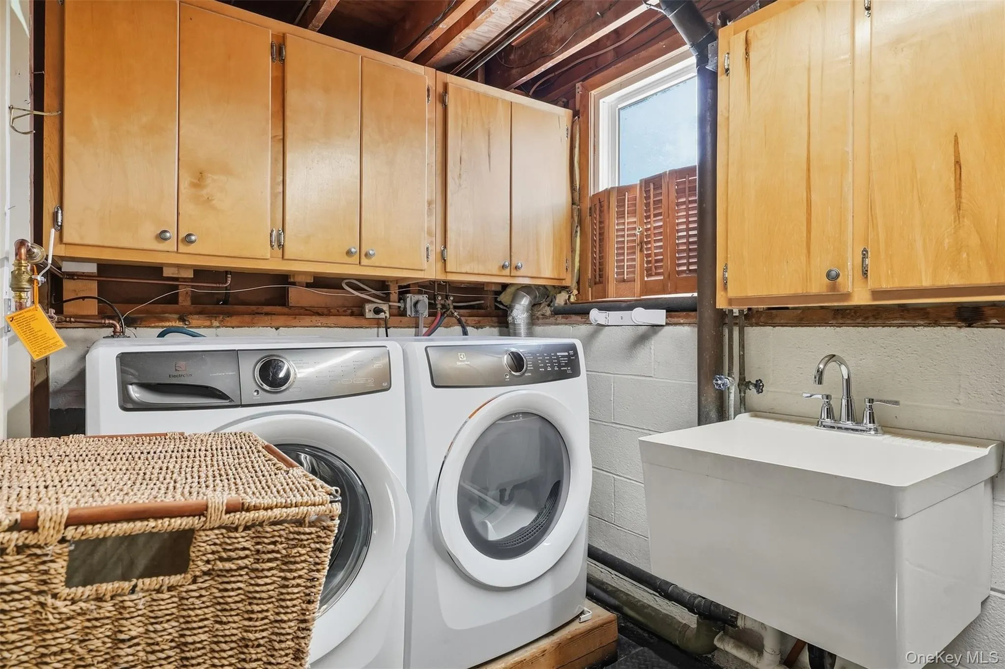 14 Valewood Drive, New Windsor, NY, 3 Bedrooms Bedrooms, 7 Rooms Rooms,1 BathroomBathrooms,Residential,For Rent,Valewood,0,1052277 14 Valewood Drive, New Windsor, NY, 3 Bedrooms Bedrooms, 7 Rooms Rooms,1 BathroomBathrooms,Residential,For Rent,Valewood,0,1052277
