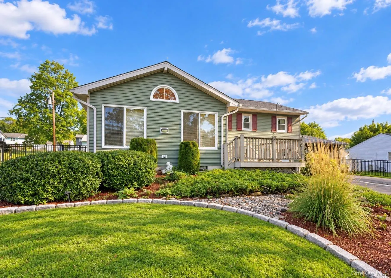 14 Valewood Drive, New Windsor, NY, 3 Bedrooms Bedrooms, 7 Rooms Rooms,1 BathroomBathrooms,Residential,For Rent,Valewood,0,1052277 14 Valewood Drive, New Windsor, NY, 3 Bedrooms Bedrooms, 7 Rooms Rooms,1 BathroomBathrooms,Residential,For Rent,Valewood,0,1052277