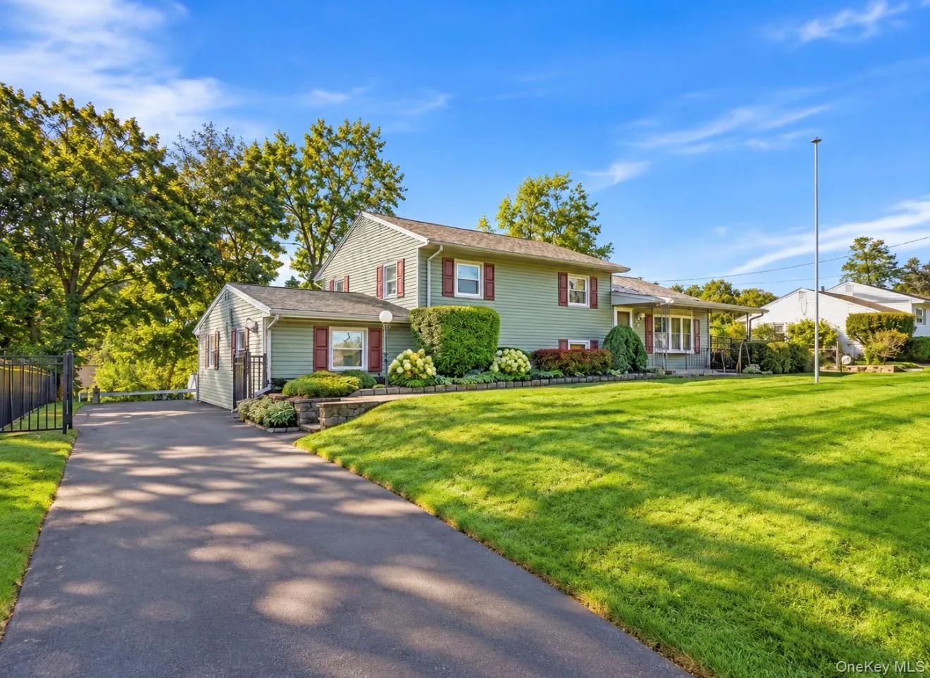 14 Valewood Drive, New Windsor, NY, 3 Bedrooms Bedrooms, 7 Rooms Rooms,1 BathroomBathrooms,Residential,For Rent,Valewood,0,1052277 14 Valewood Drive, New Windsor, NY, 3 Bedrooms Bedrooms, 7 Rooms Rooms,1 BathroomBathrooms,Residential,For Rent,Valewood,0,1052277