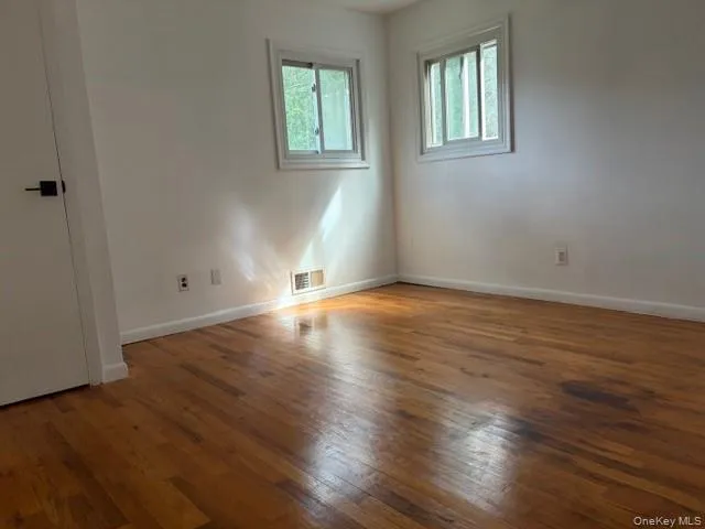 43 Newtown Avenue, Brookhaven, NY, 4 Bedroom Bedrooms, 9 Room Rooms,2 BathroomBathrooms,Residential Lease,For Rent,Newtown,0,1052281 43 Newtown Avenue, Brookhaven, NY, 4 Bedroom Bedrooms, 9 Room Rooms,2 BathroomBathrooms,Residential Lease,For Rent,Newtown,0,1052281
