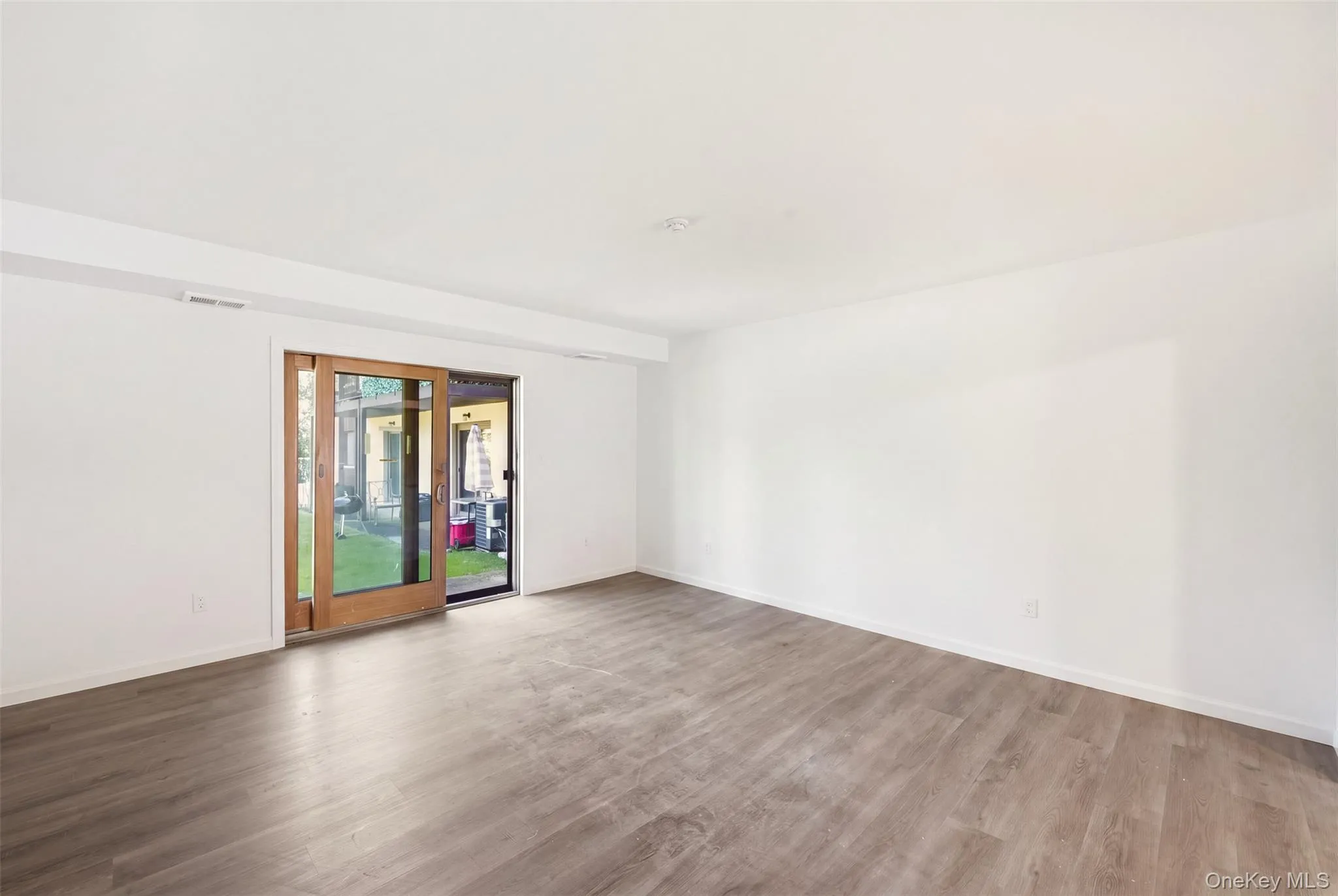 11 Juniper Court, Brookhaven, NY, 1 Bedroom Bedrooms, 4 Rooms Rooms,1 BathroomBathrooms,Residential,For Rent,Juniper,0,1052283 11 Juniper Court, Brookhaven, NY, 1 Bedroom Bedrooms, 4 Rooms Rooms,1 BathroomBathrooms,Residential,For Rent,Juniper,0,1052283