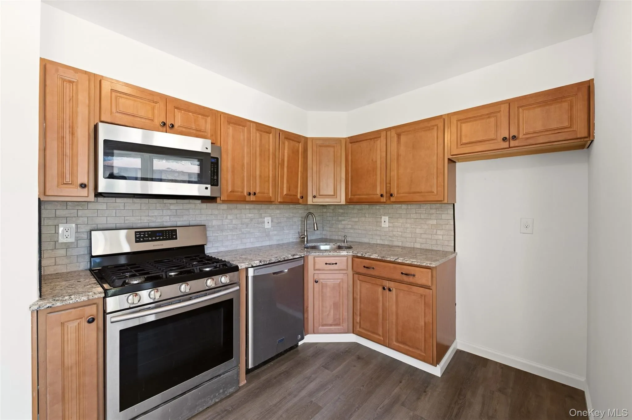 11 Juniper Court, Brookhaven, NY, 1 Bedroom Bedrooms, 4 Rooms Rooms,1 BathroomBathrooms,Residential,For Rent,Juniper,0,1052283 11 Juniper Court, Brookhaven, NY, 1 Bedroom Bedrooms, 4 Rooms Rooms,1 BathroomBathrooms,Residential,For Rent,Juniper,0,1052283
