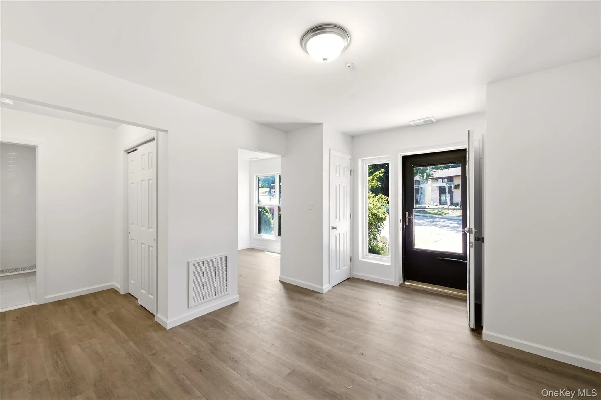 11 Juniper Court, Brookhaven, NY, 1 Bedroom Bedrooms, 4 Rooms Rooms,1 BathroomBathrooms,Residential,For Rent,Juniper,0,1052283 11 Juniper Court, Brookhaven, NY, 1 Bedroom Bedrooms, 4 Rooms Rooms,1 BathroomBathrooms,Residential,For Rent,Juniper,0,1052283