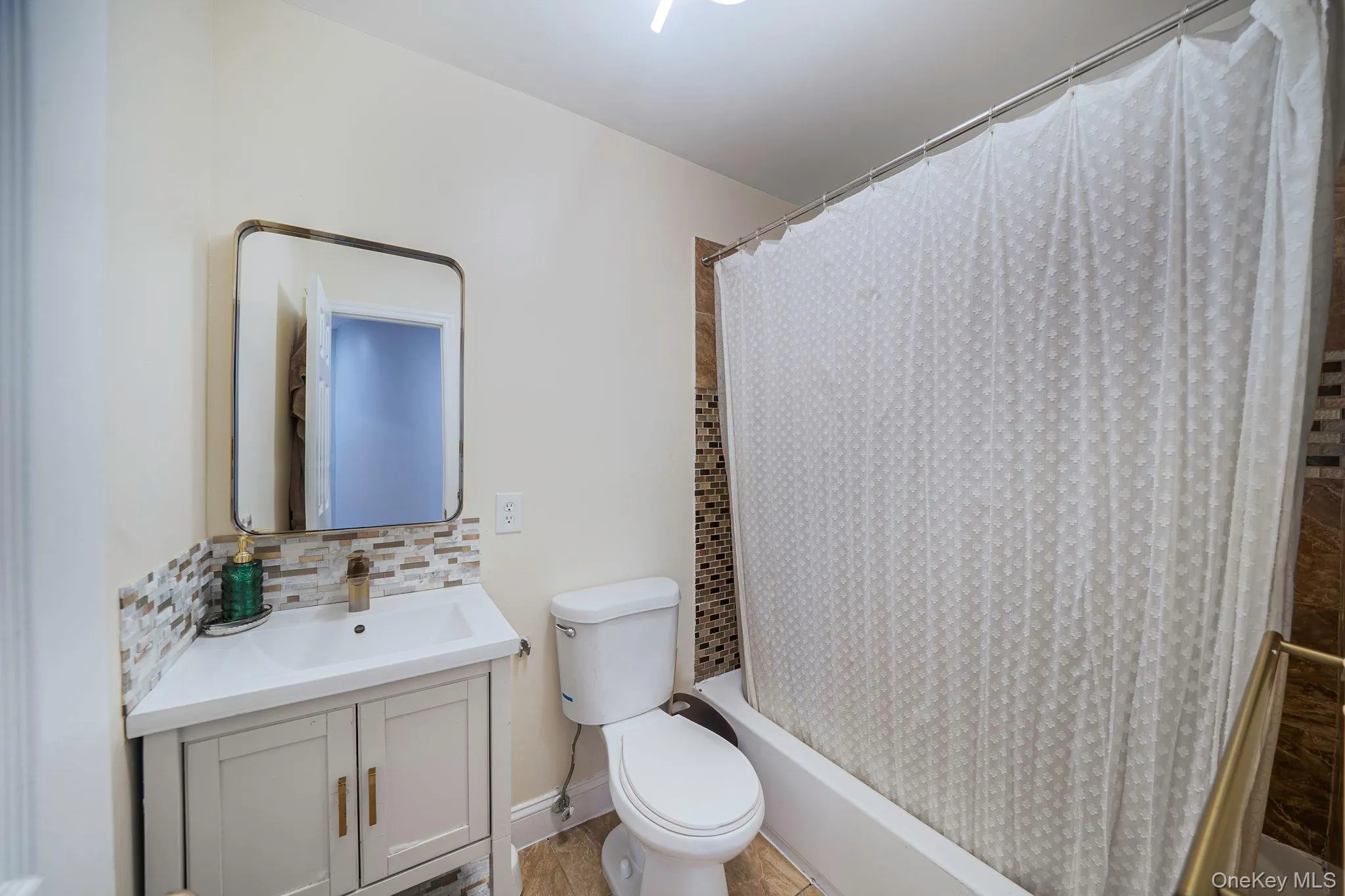 6 Denmark Court, Huntington, NY, 6 Bedrooms Bedrooms, 12 Rooms Rooms,6 BathroomsBathrooms,Residential,For Rent,Denmark,0,1052291 6 Denmark Court, Huntington, NY, 6 Bedrooms Bedrooms, 12 Rooms Rooms,6 BathroomsBathrooms,Residential,For Rent,Denmark,0,1052291